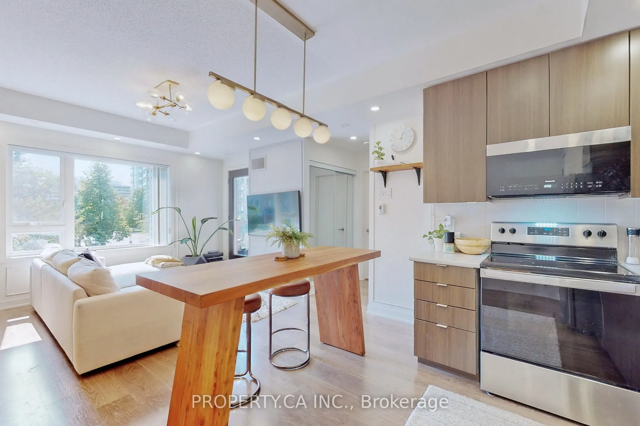60 Orchid Place, #TH-2