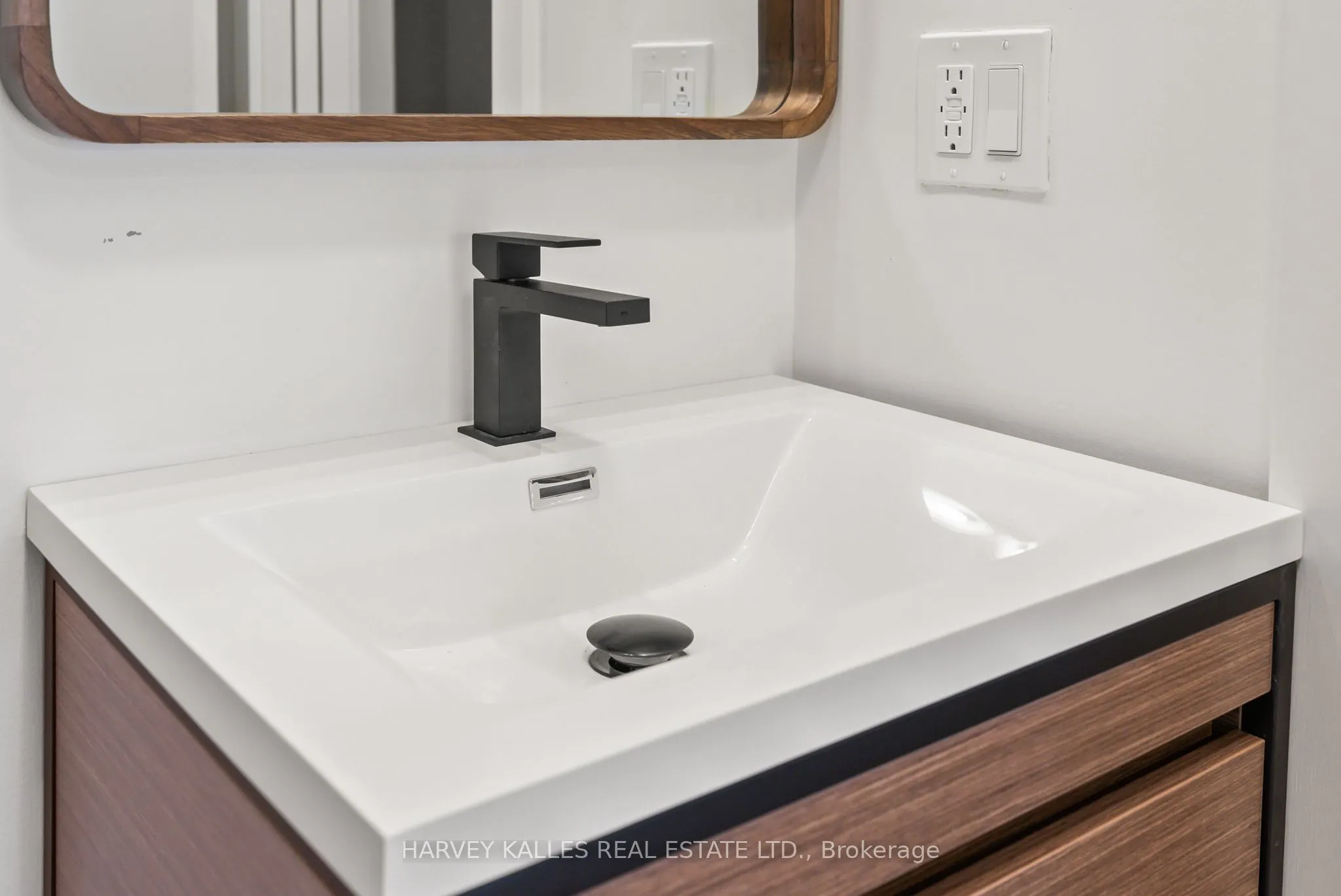 663 Greenwood Avenue, #2