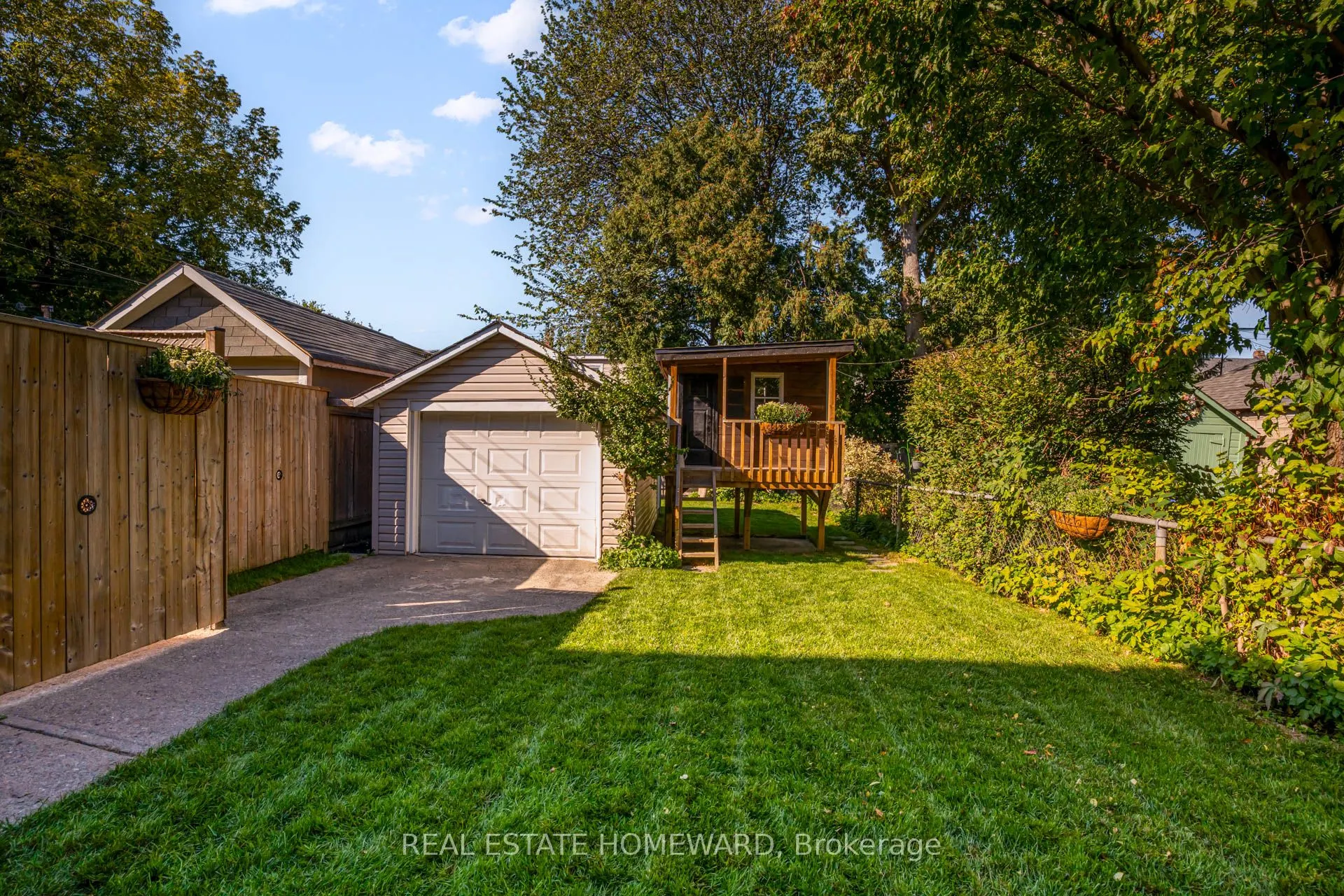 292 Glebeholme Boulevard