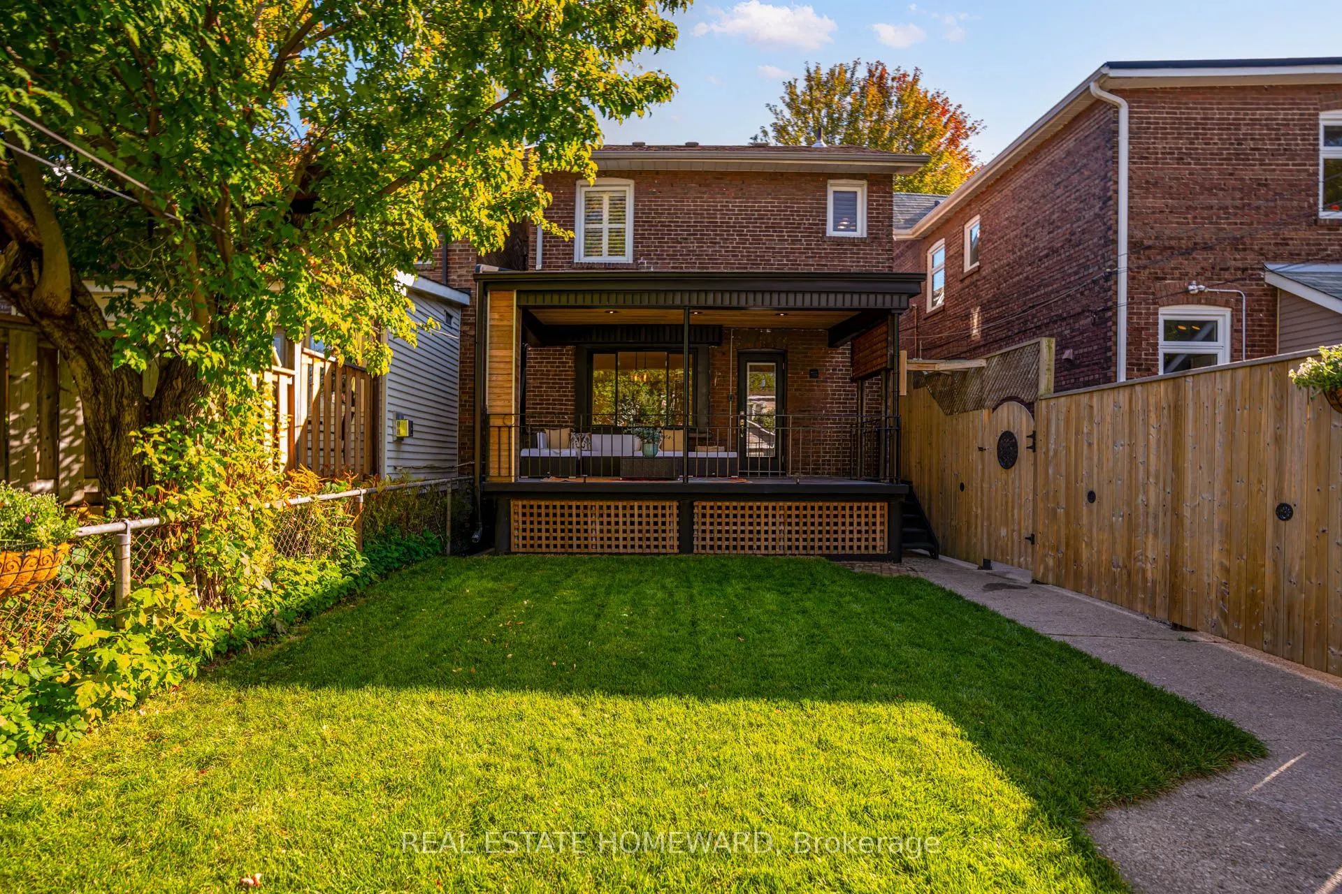 292 Glebeholme Boulevard