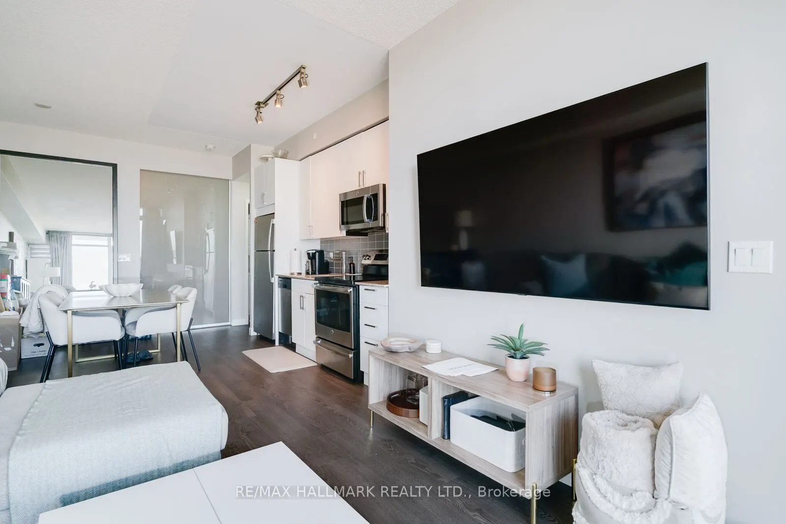 2055 Danforth Avenue, #514