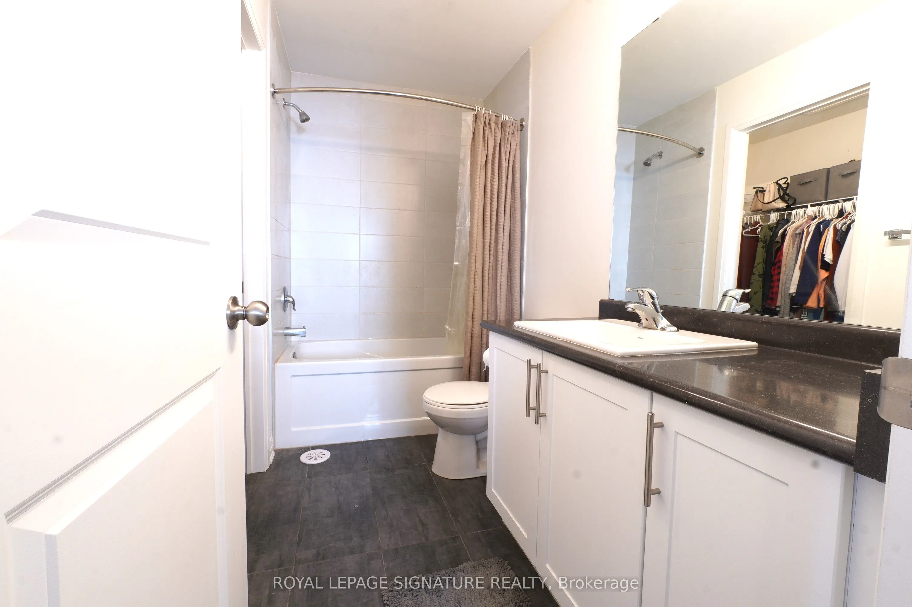 212 Lord Elgin Lane