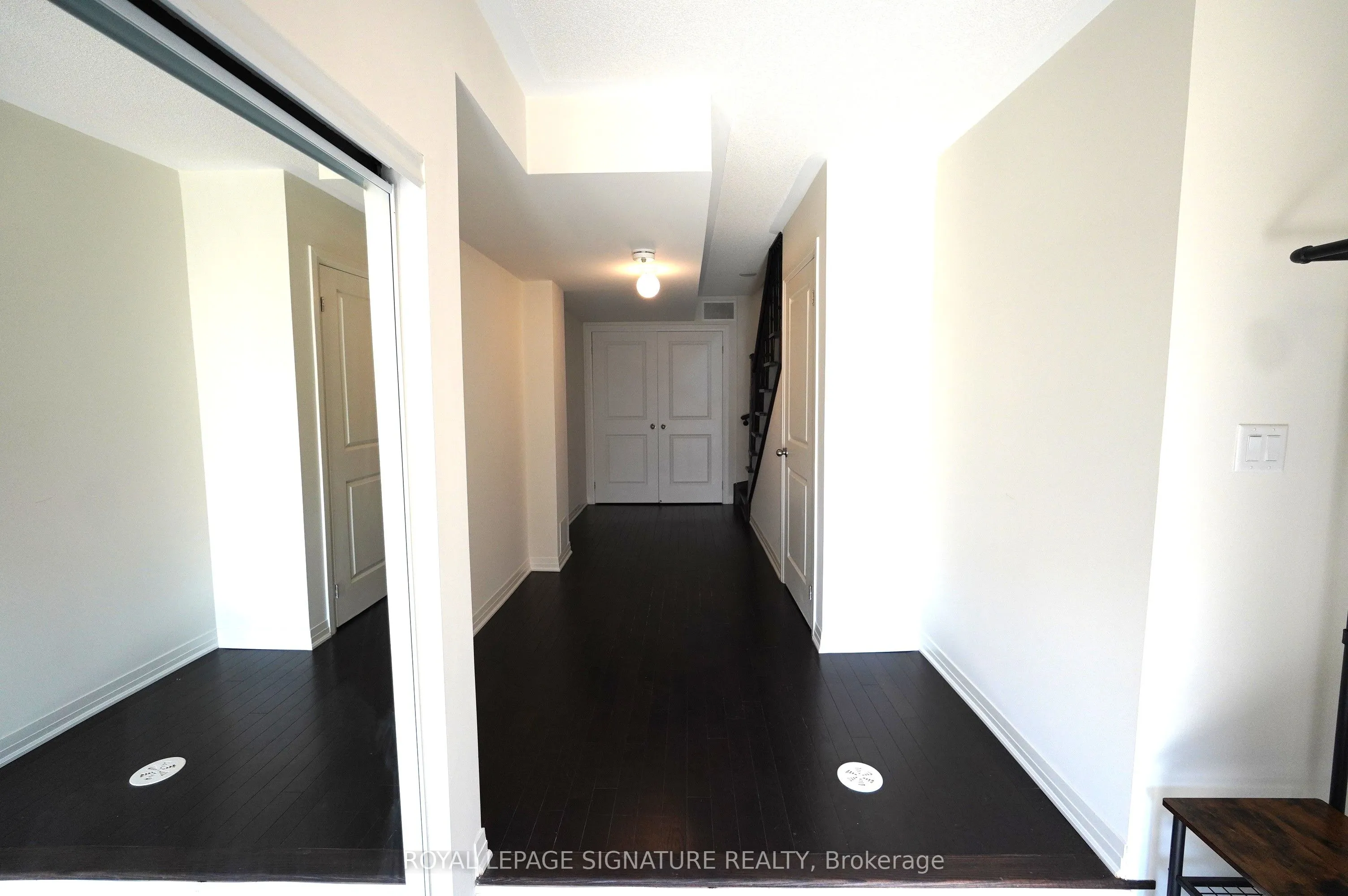 212 Lord Elgin Lane