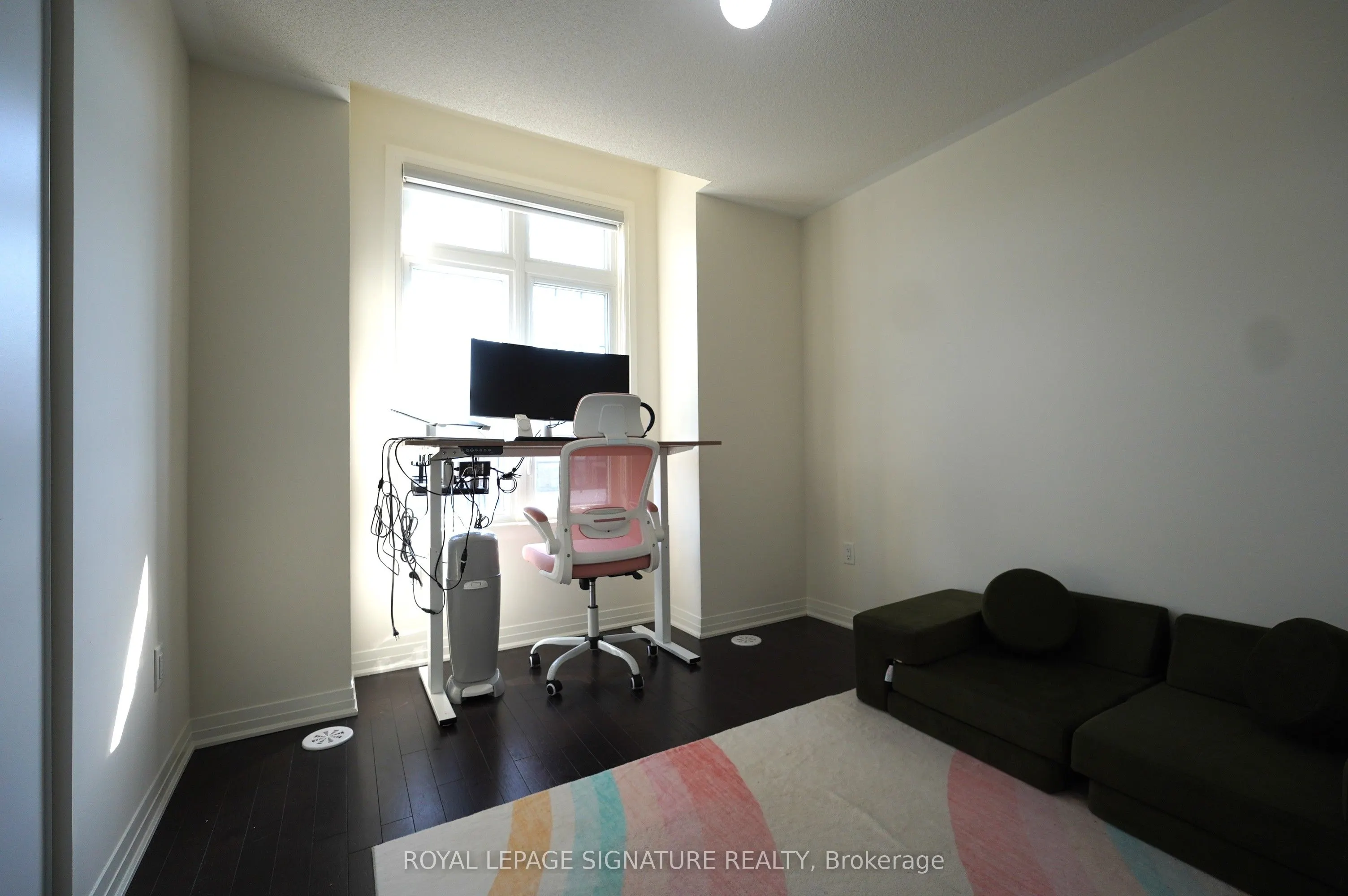 212 Lord Elgin Lane