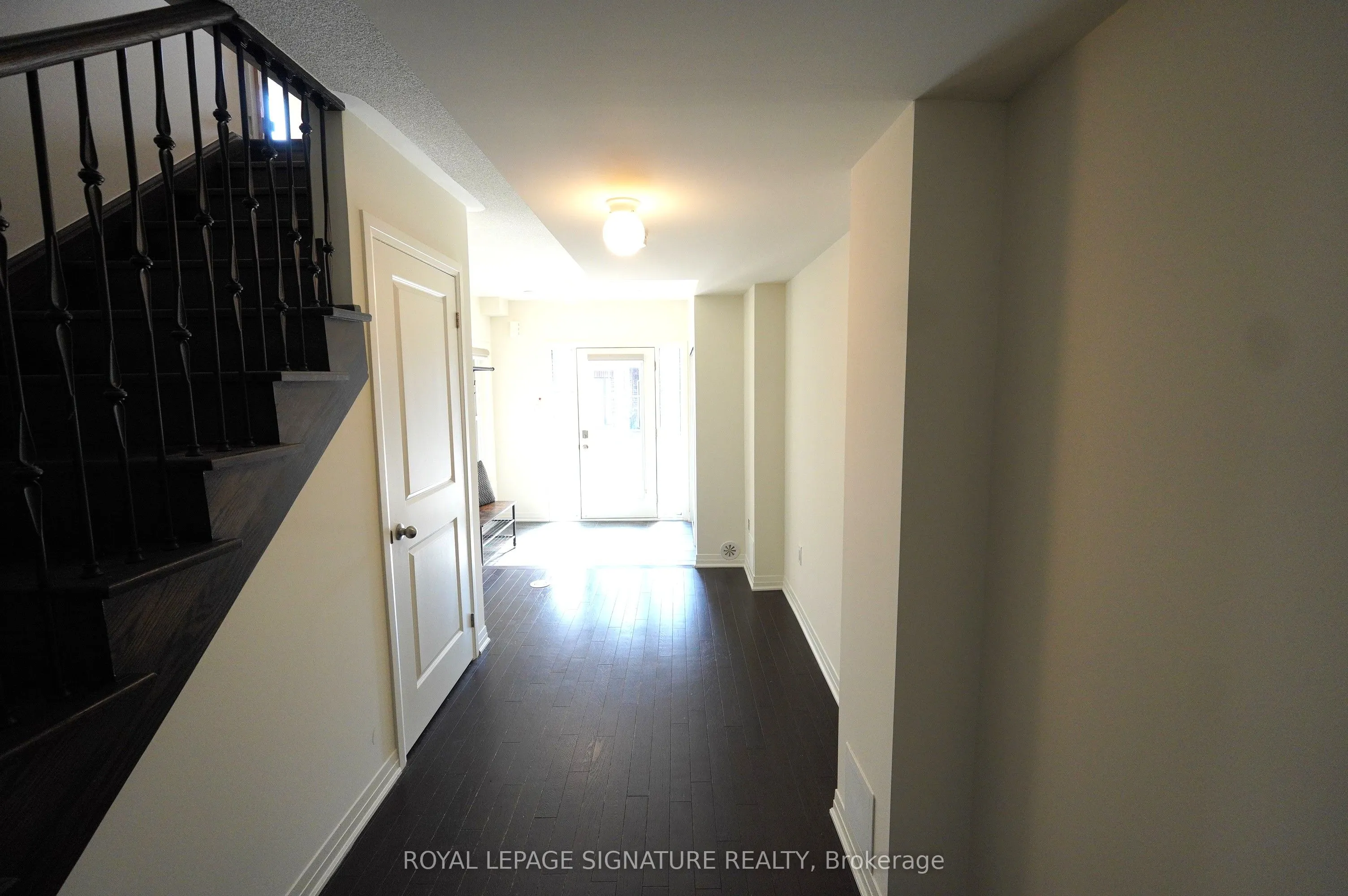 212 Lord Elgin Lane