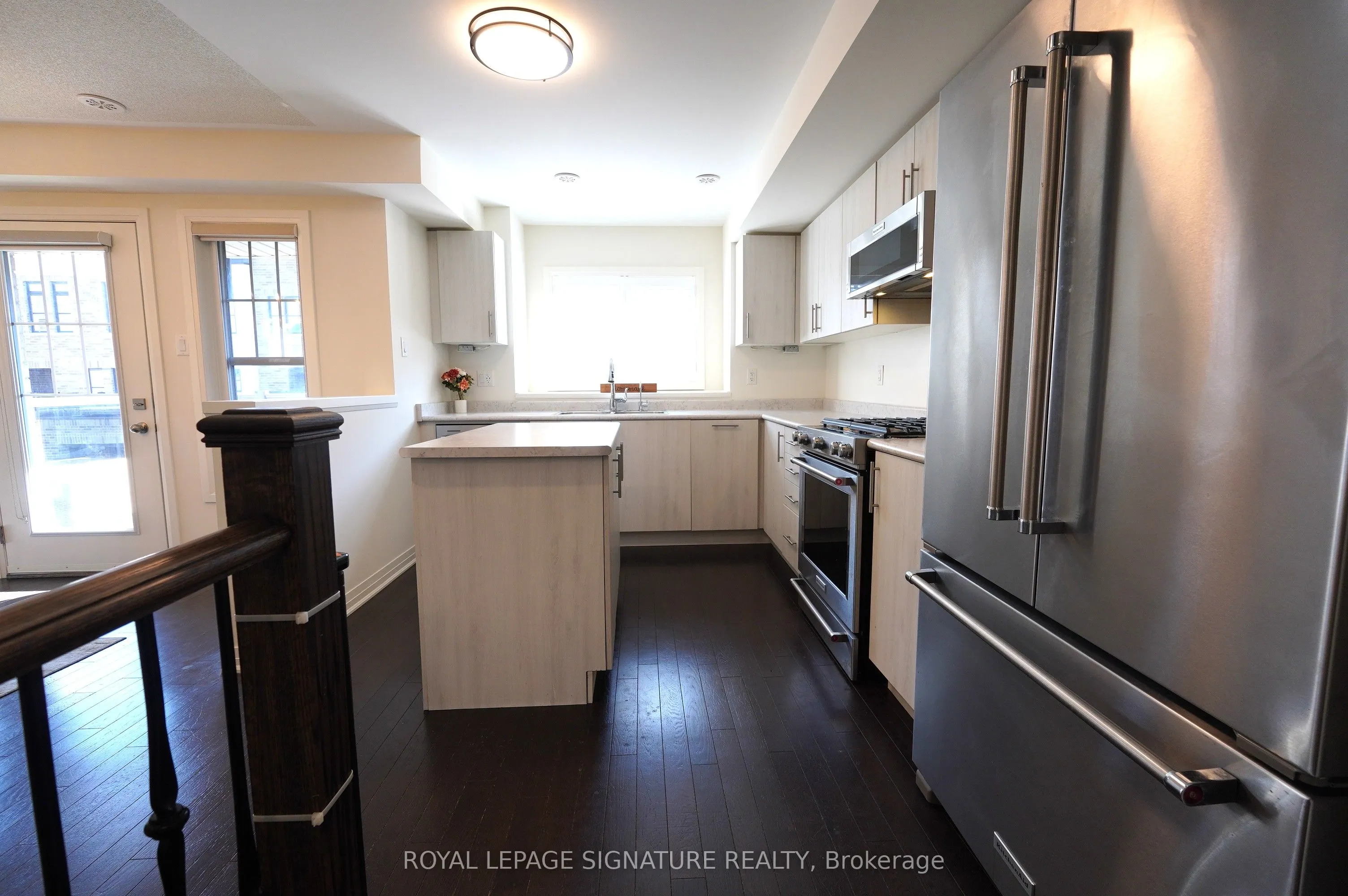212 Lord Elgin Lane