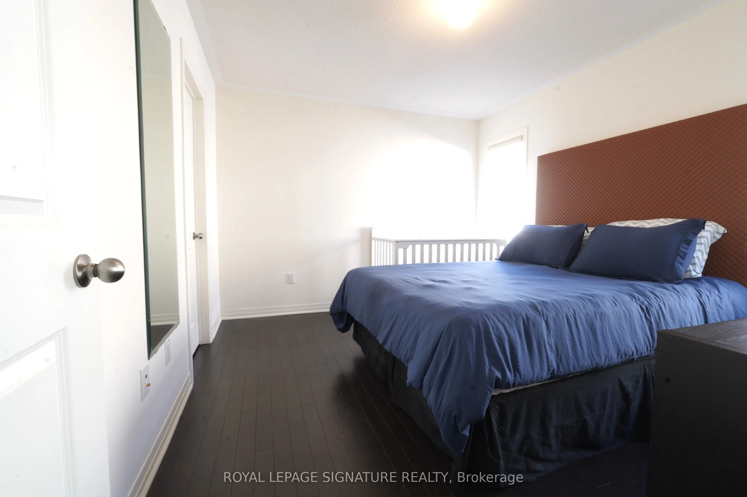 212 Lord Elgin Lane