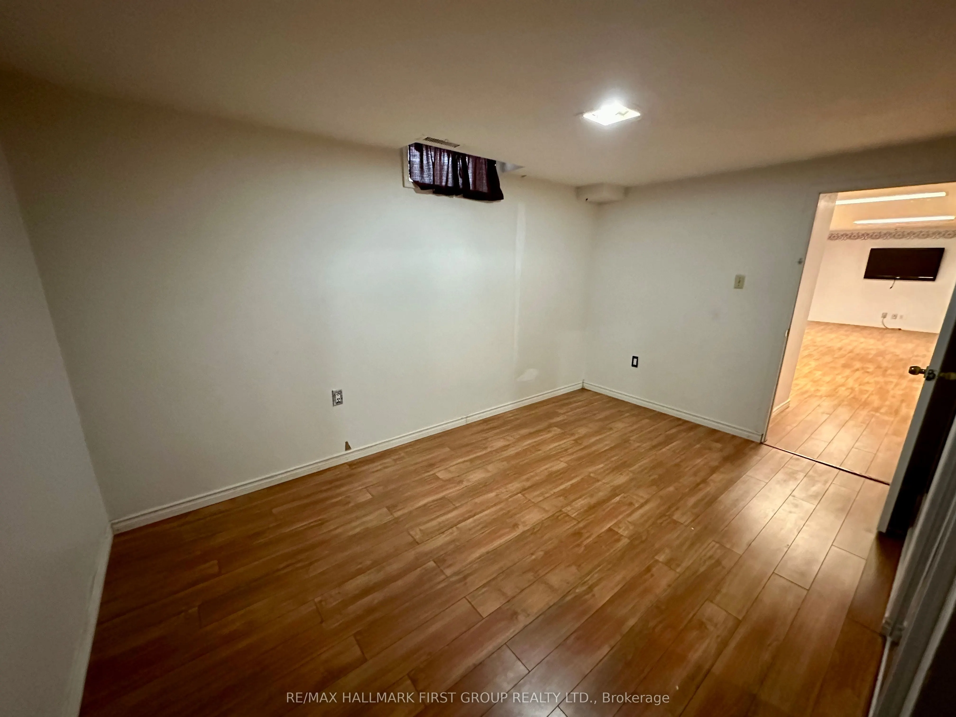 44 Loradeen Crescent, #Lower