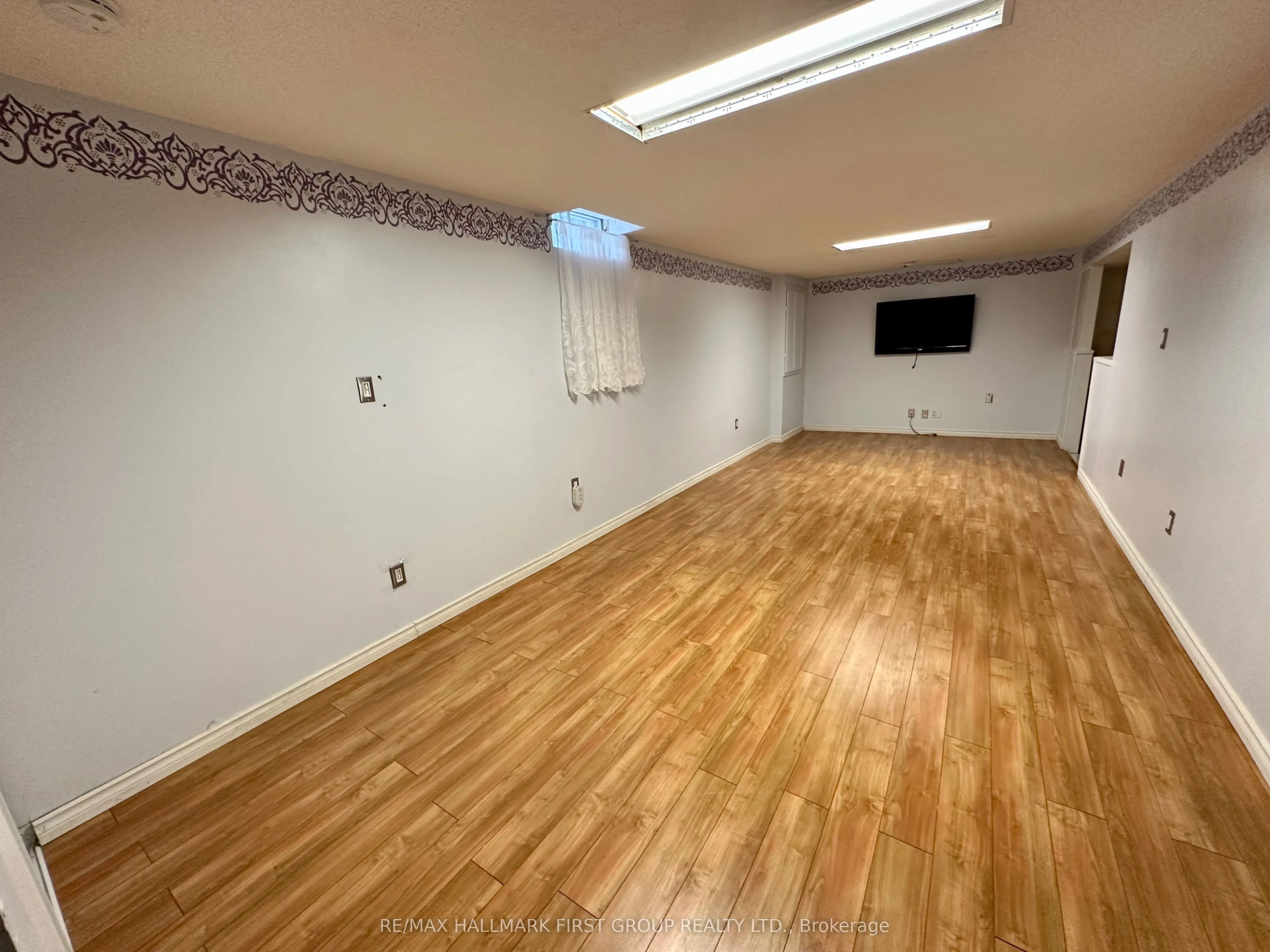 44 Loradeen Crescent, #Lower