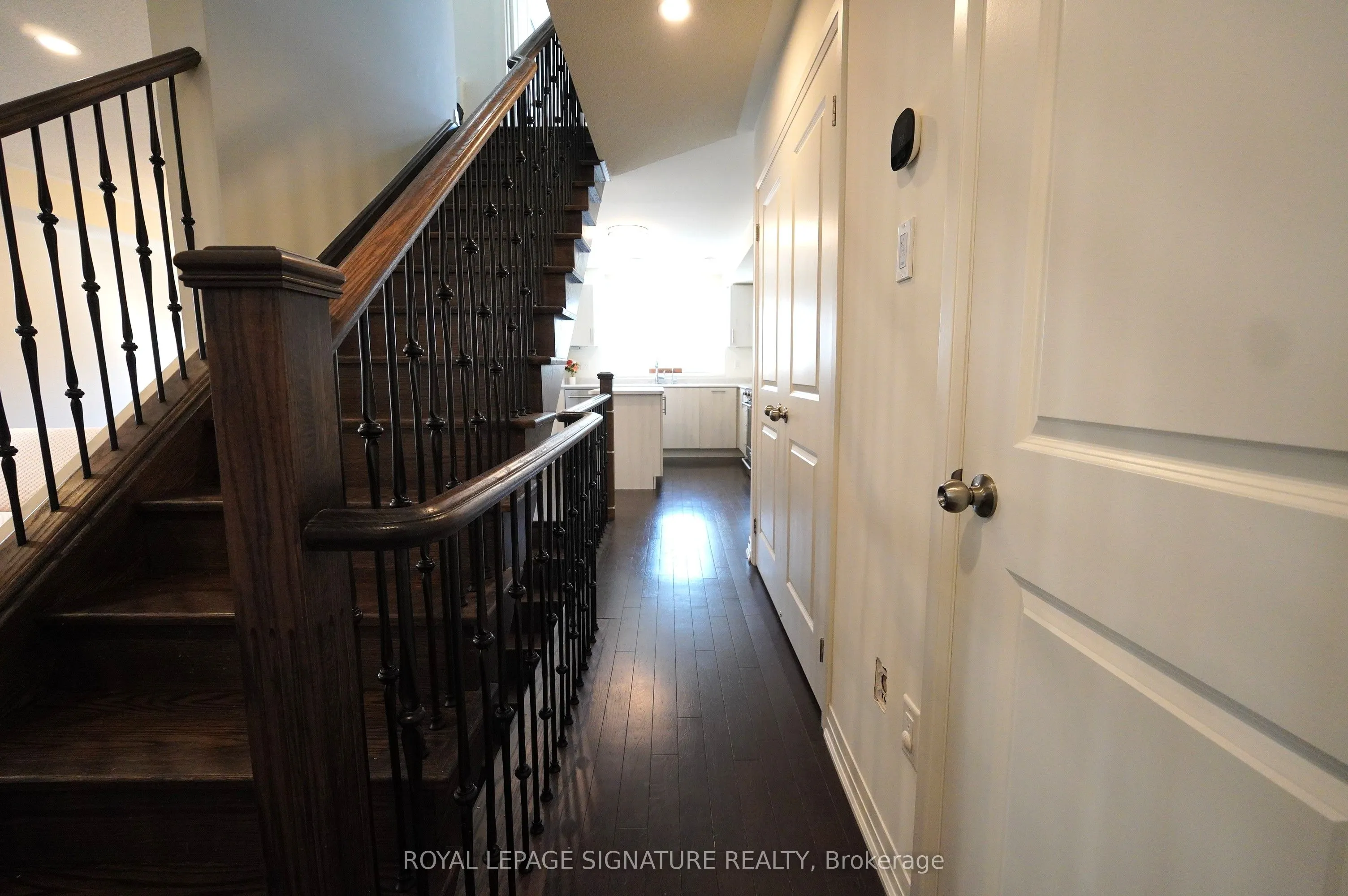 212 Lord Elgin Lane