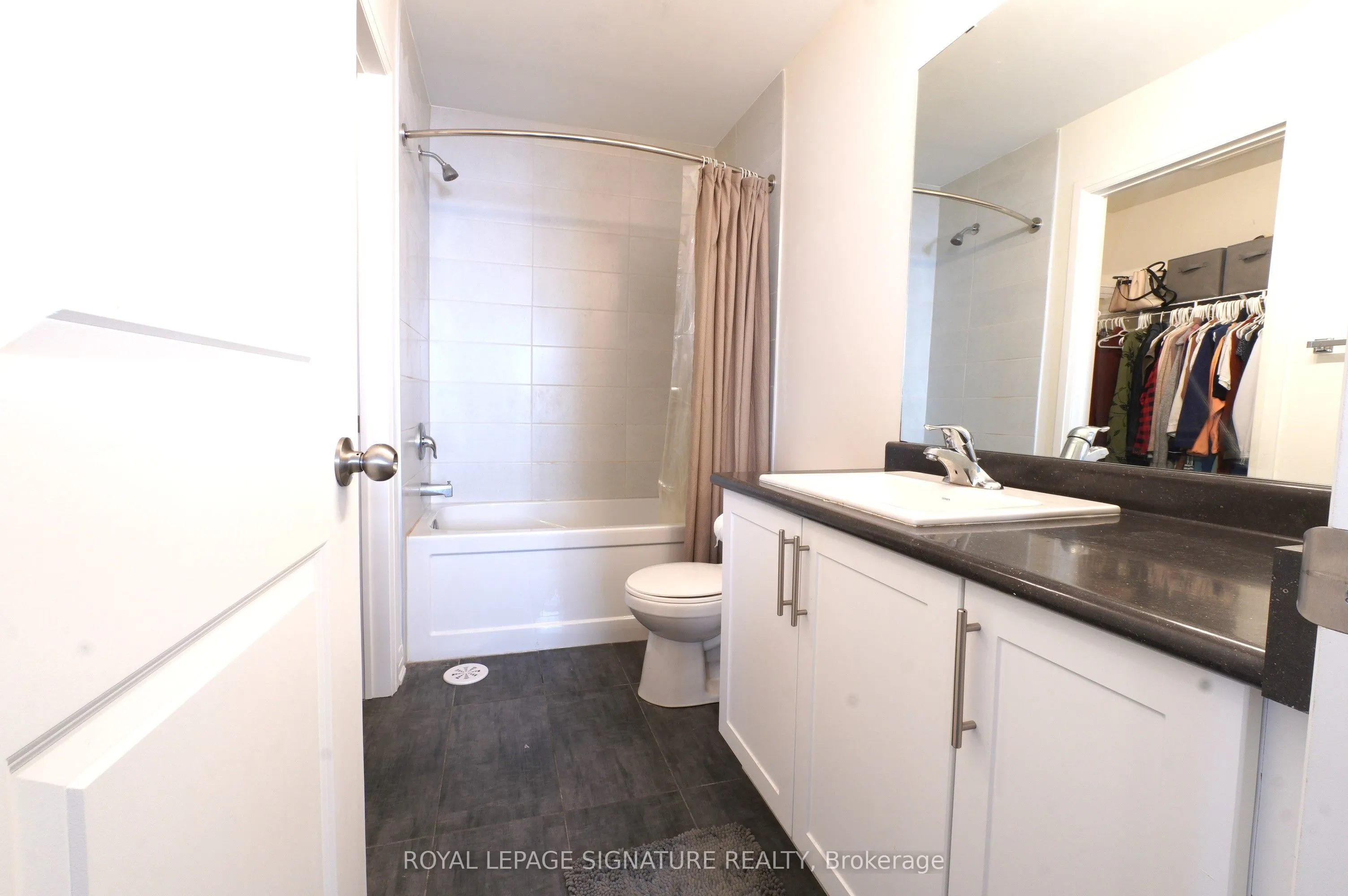 212 Lord Elgin Lane