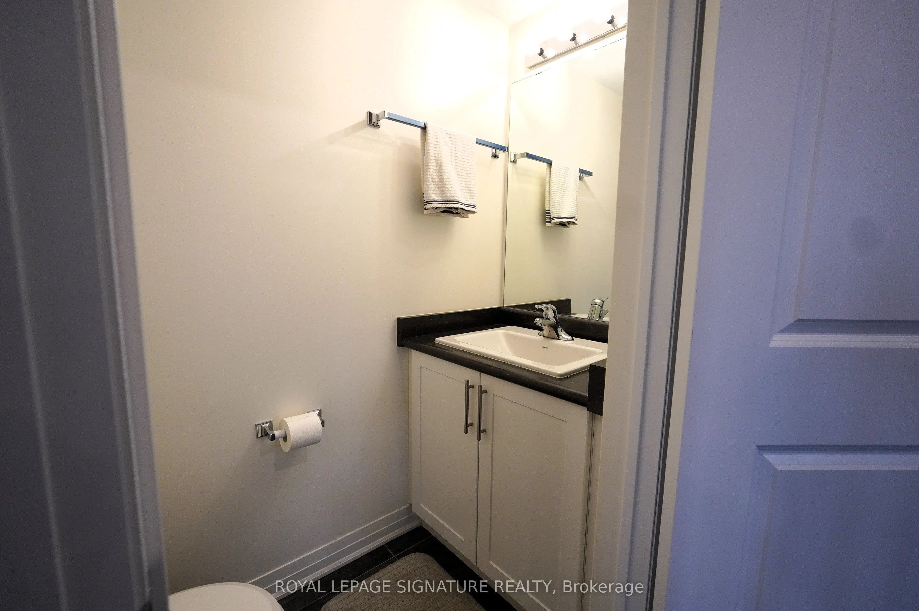 212 Lord Elgin Lane
