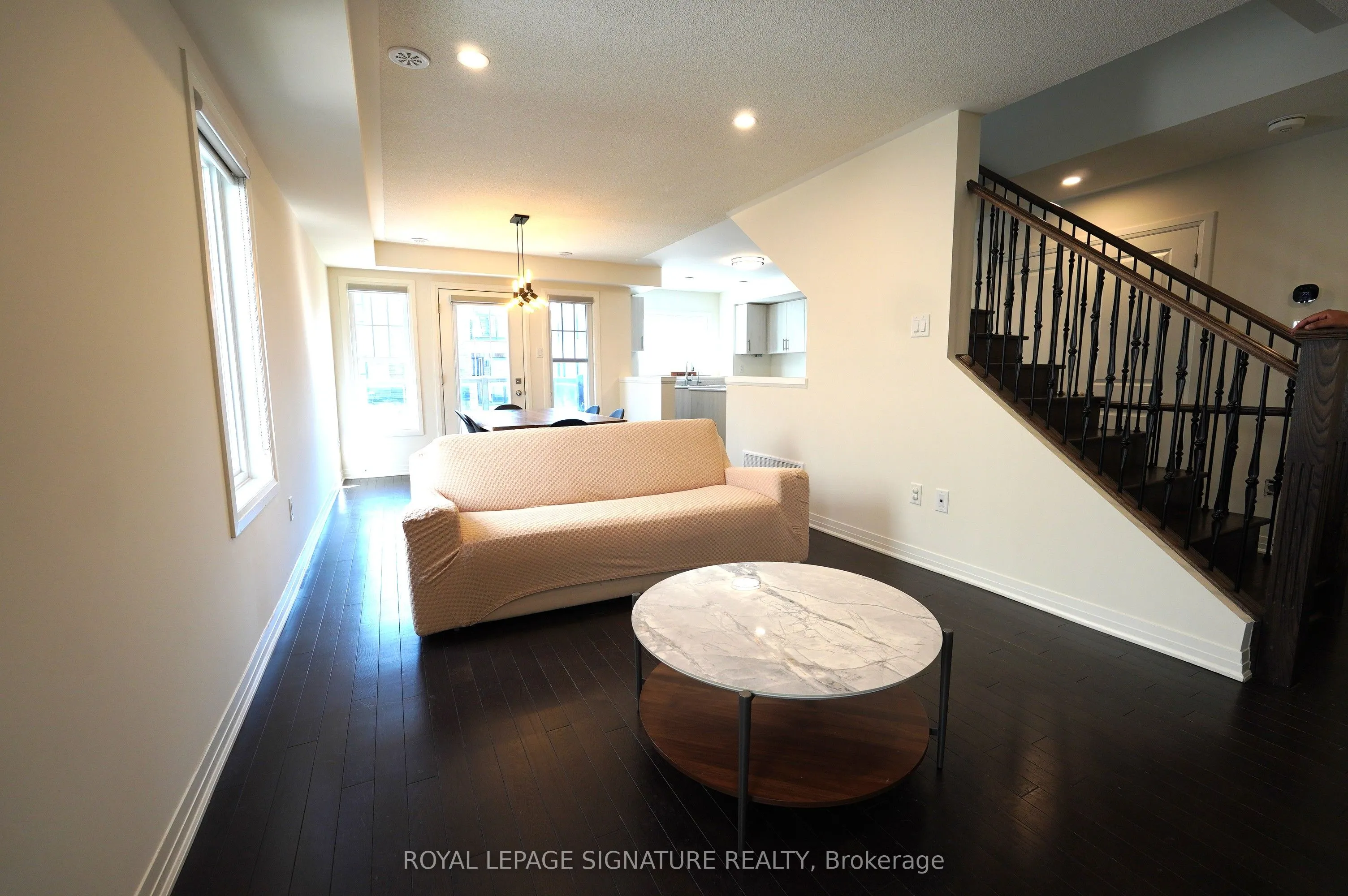 212 Lord Elgin Lane