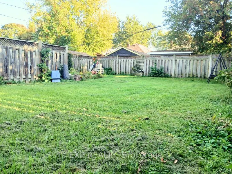 861 Cosburn Avenue, #Main Fl