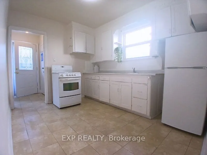 861 Cosburn Avenue, #Main Fl