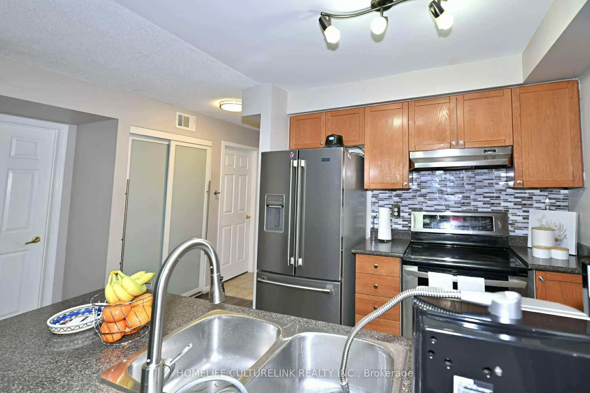 84 Petra Way E, #1