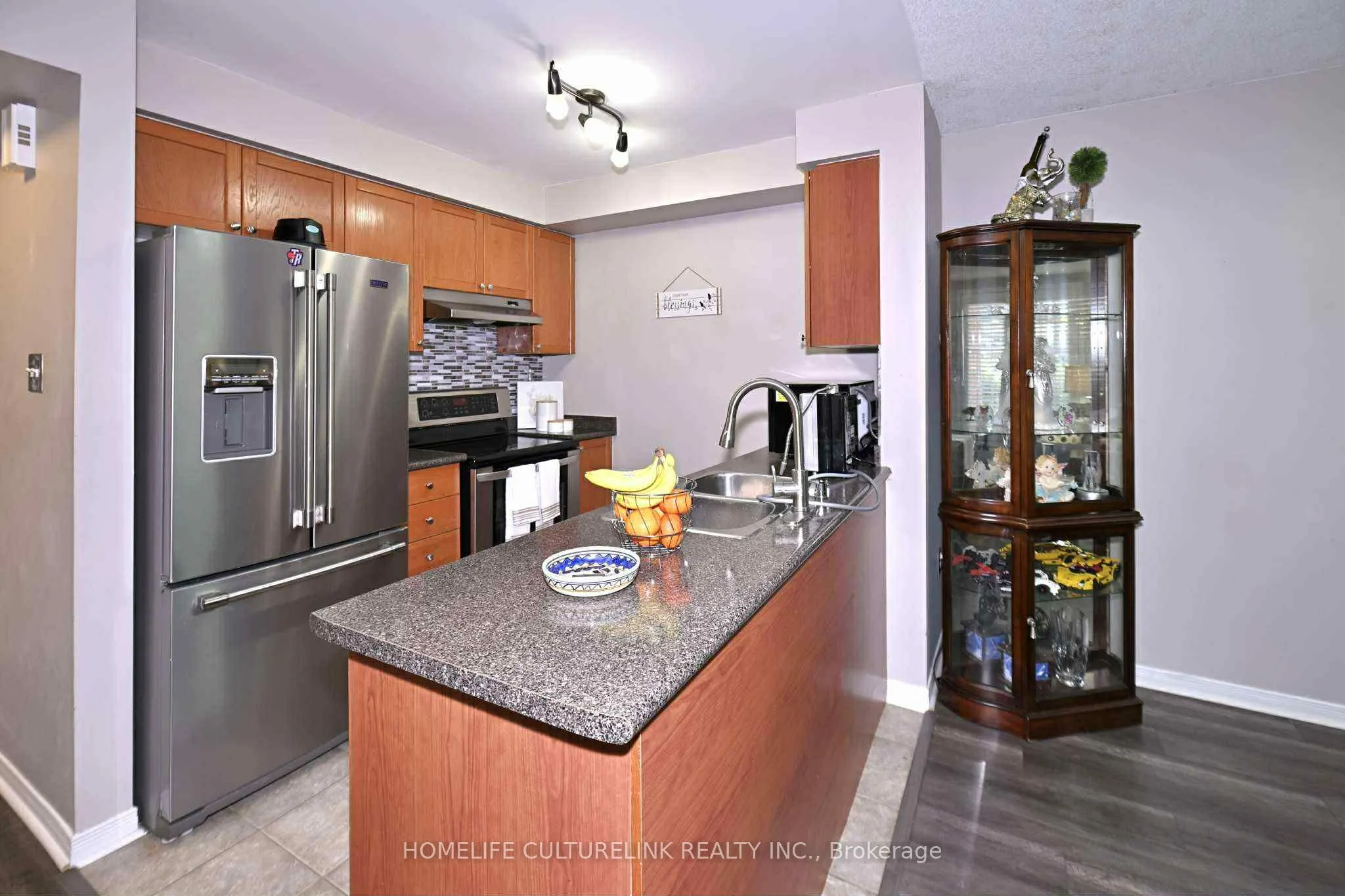 84 Petra Way E, #1