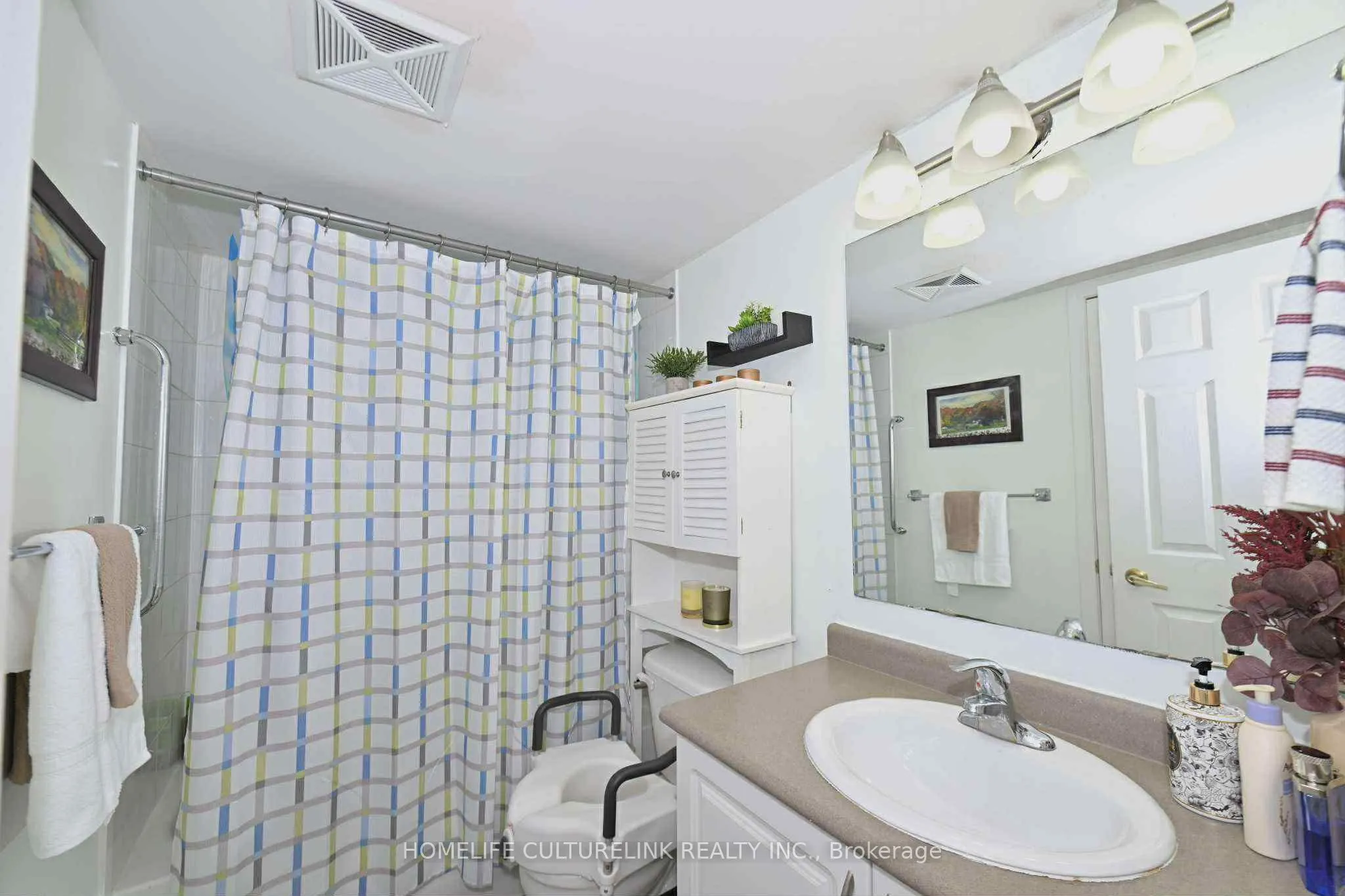 84 Petra Way E, #1