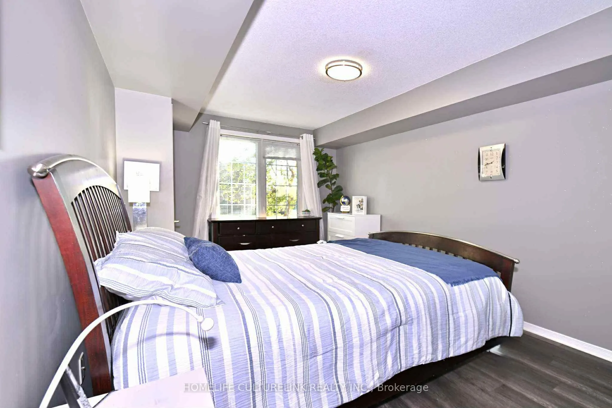 84 Petra Way E, #1