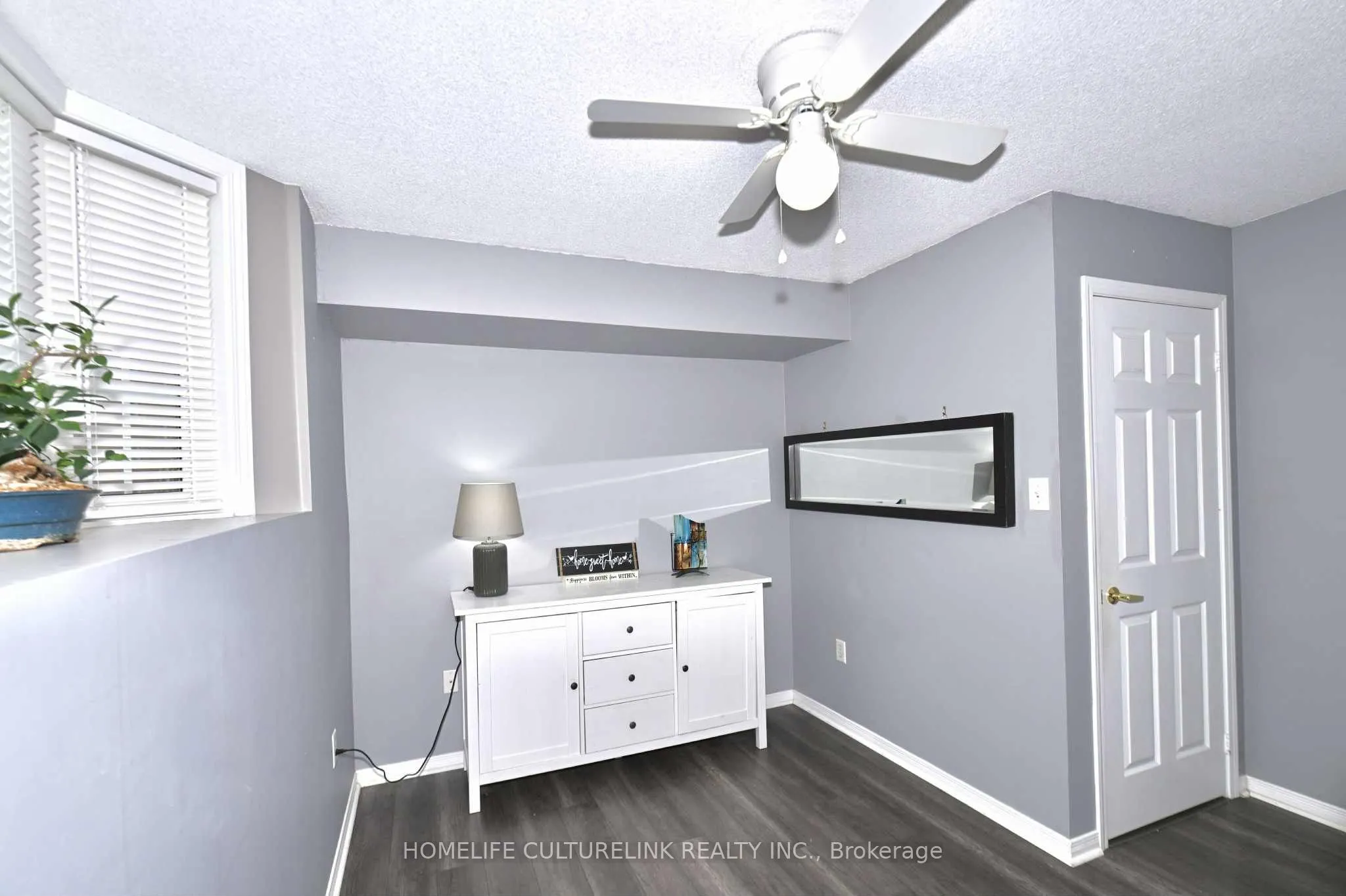 84 Petra Way E, #1