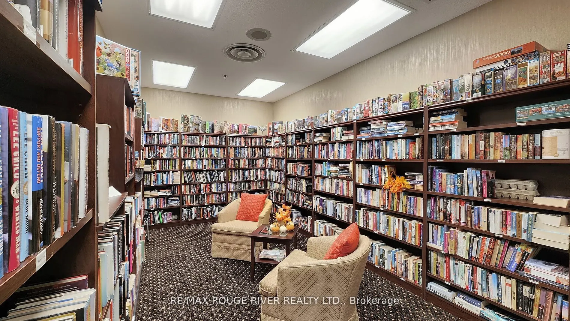 1880 Valley Farm Road, #1627