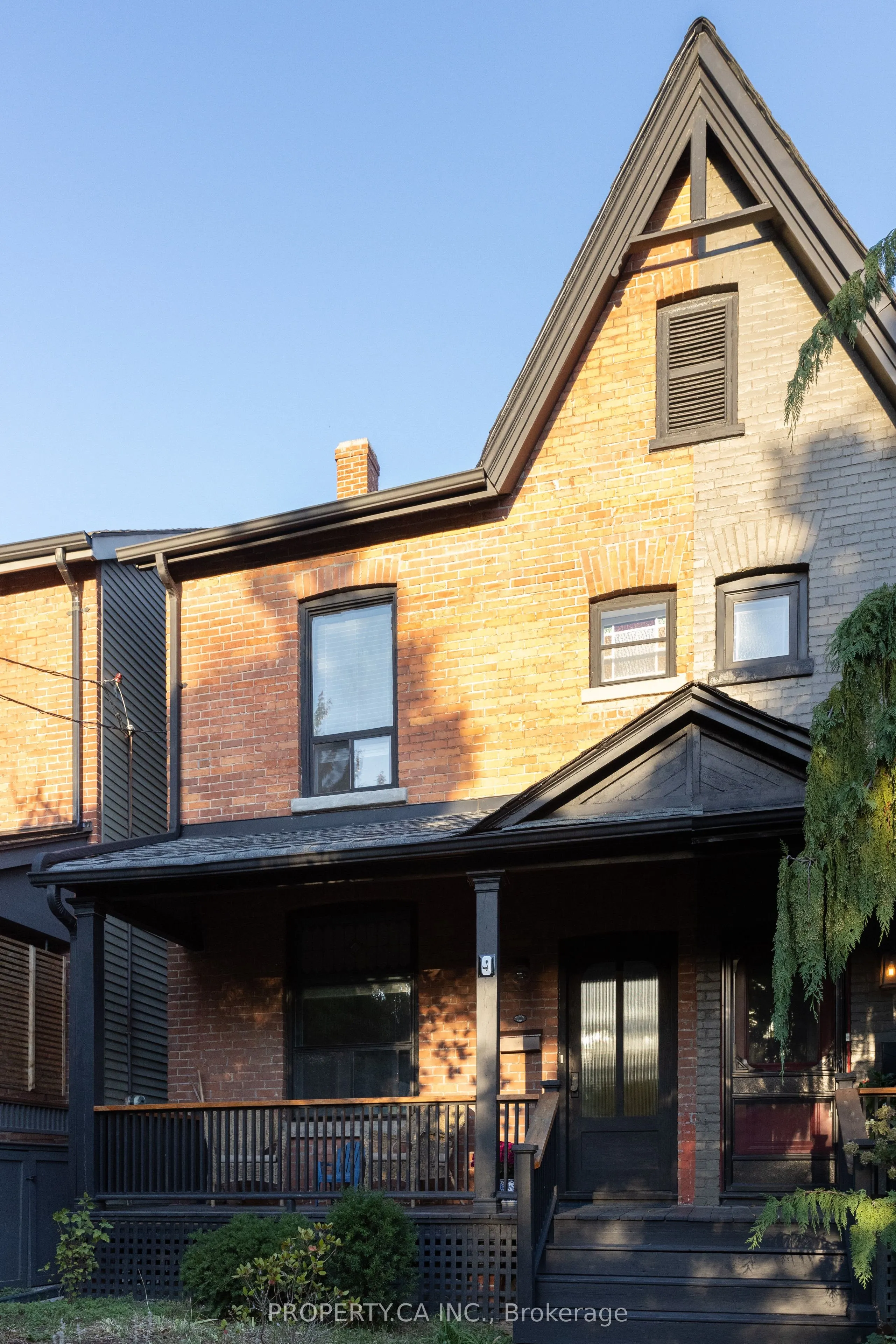 9 Howland Road