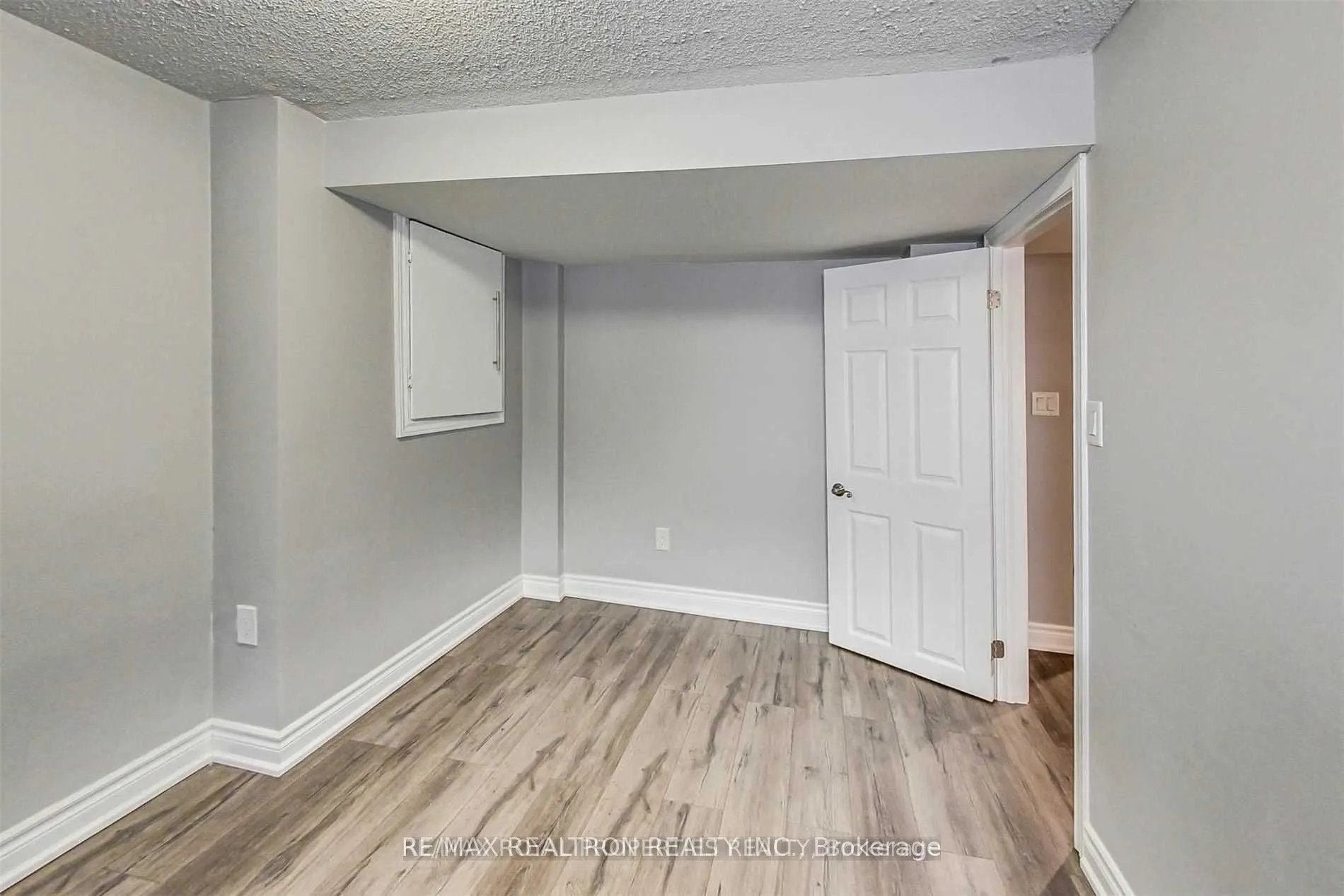 911 Greenwood Crescent, #BSMT
