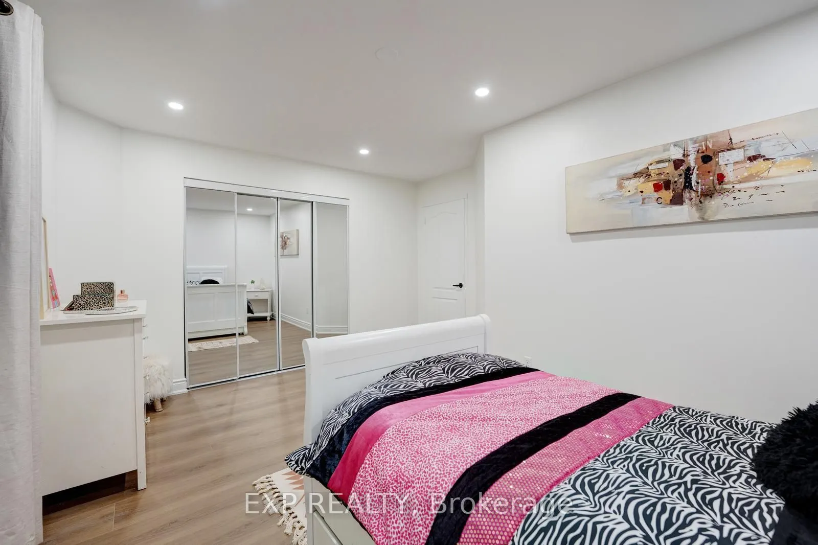 33 Hartrick Place