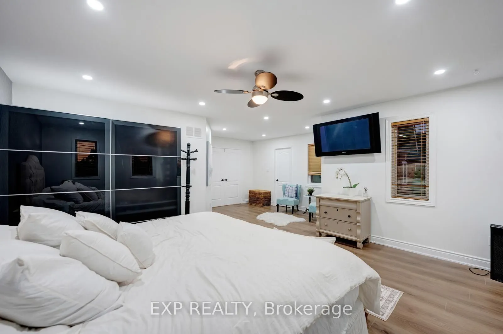 33 Hartrick Place