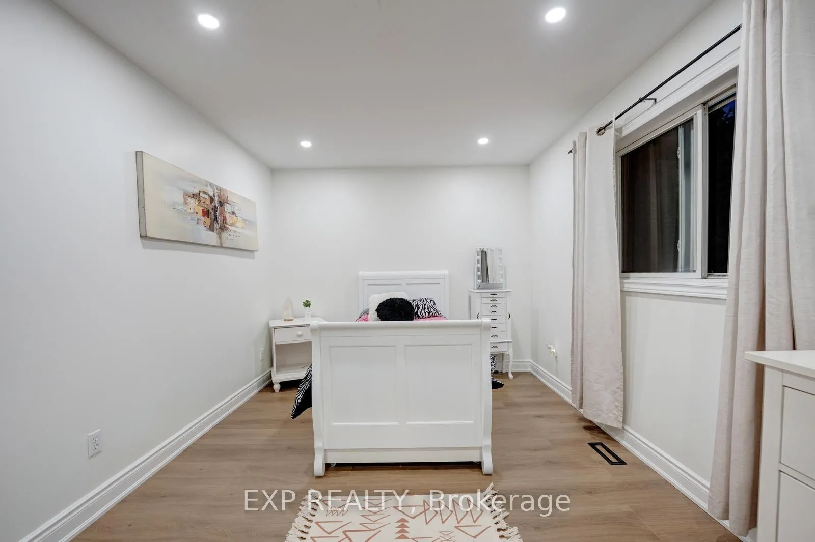 33 Hartrick Place