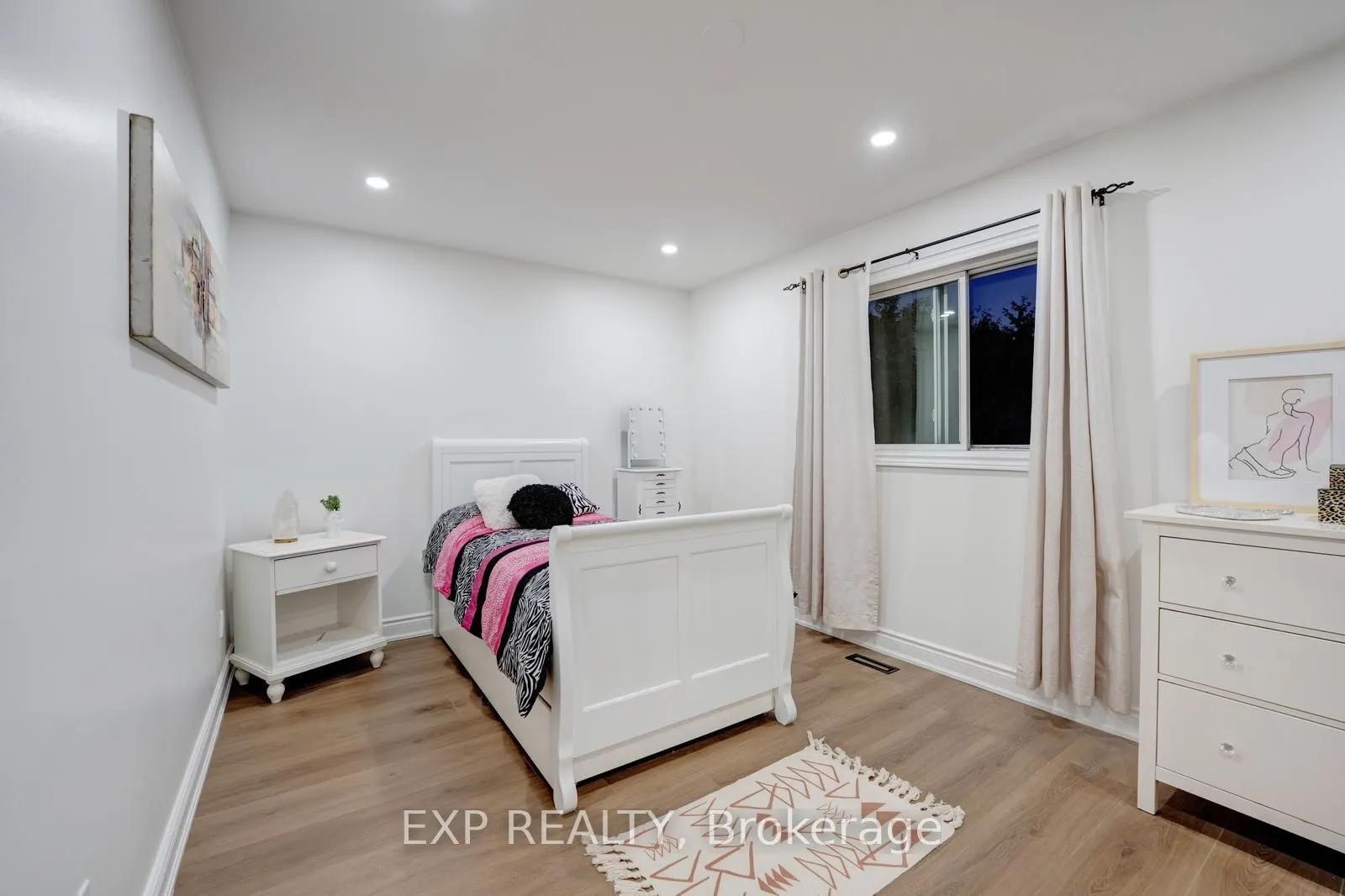 33 Hartrick Place