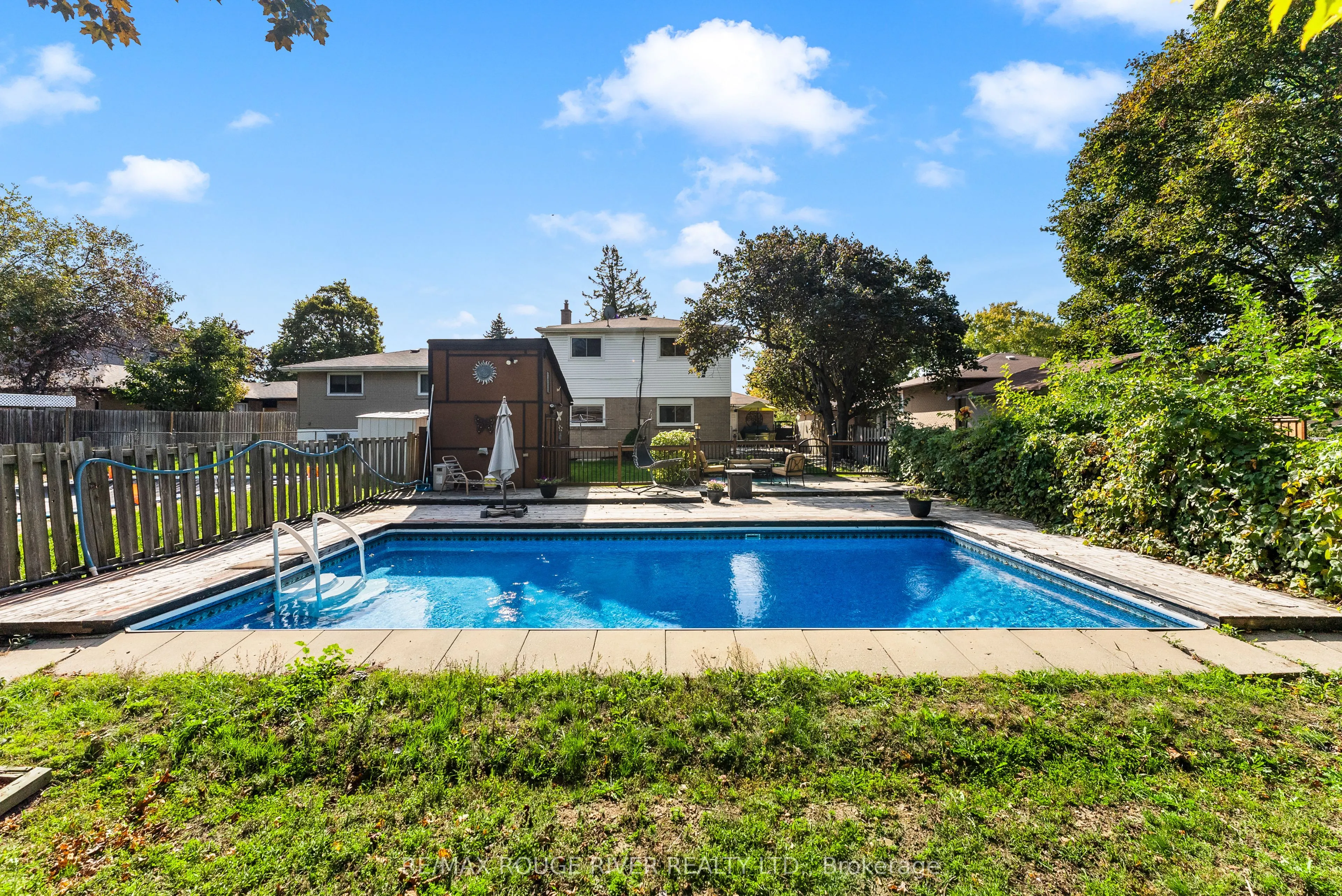 22 Tweedrock Crescent