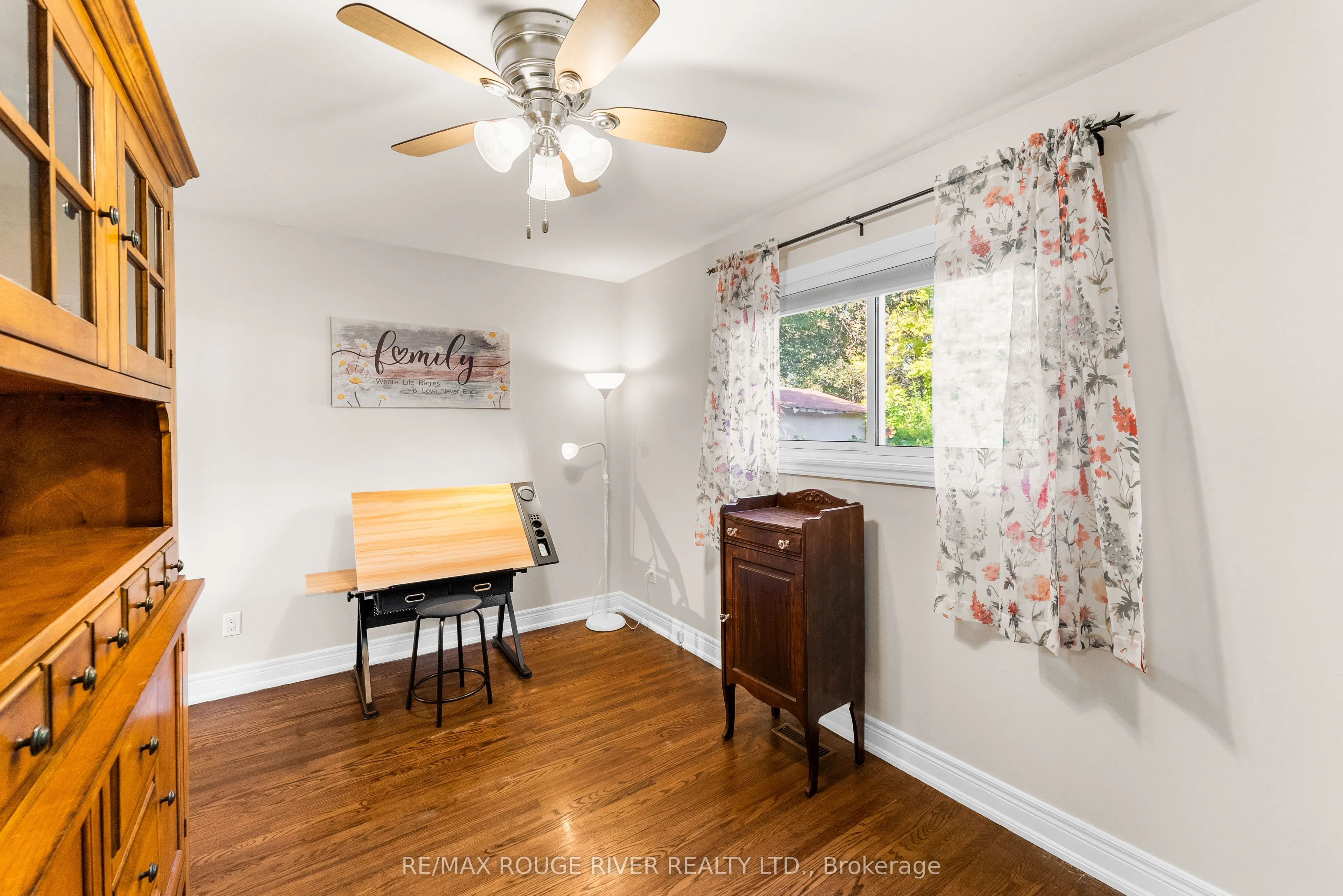 22 Tweedrock Crescent