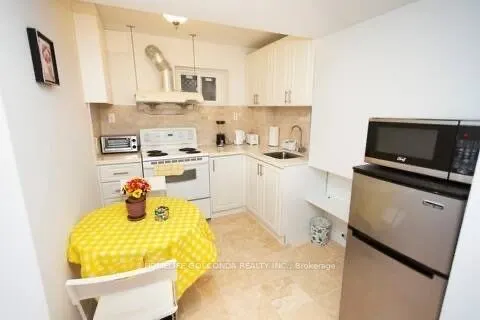 40 Ravencliff Crescent, #Basement