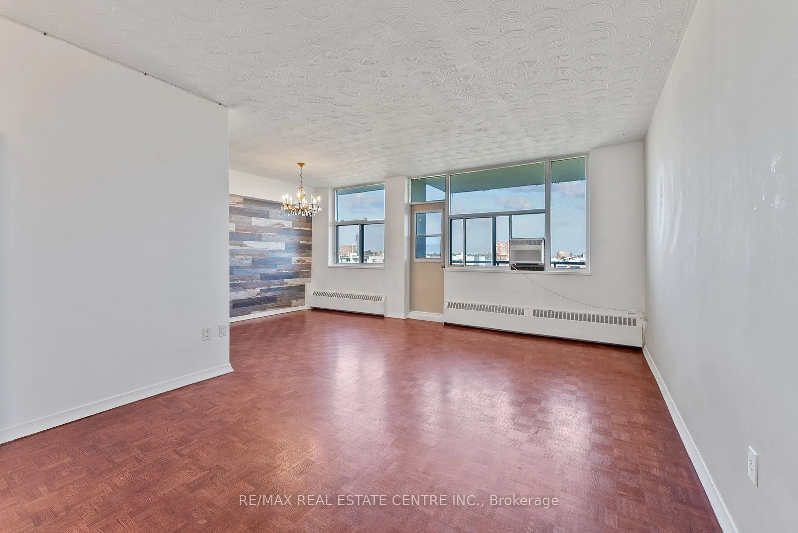 2245 Eglinton Avenue E, #1010