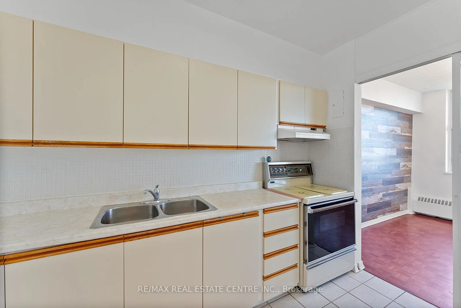 2245 Eglinton Avenue E, #1010
