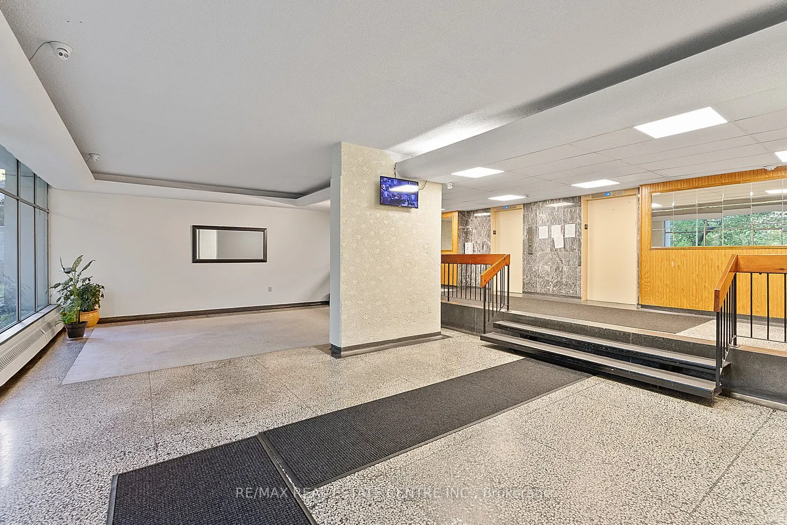 2245 Eglinton Avenue E, #1010