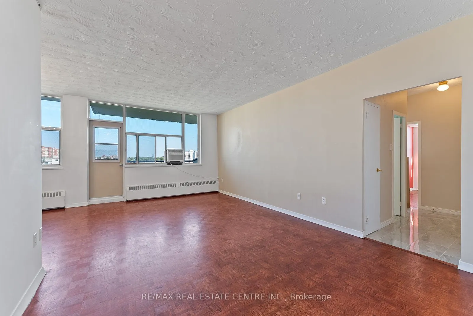2245 Eglinton Avenue E, #1010