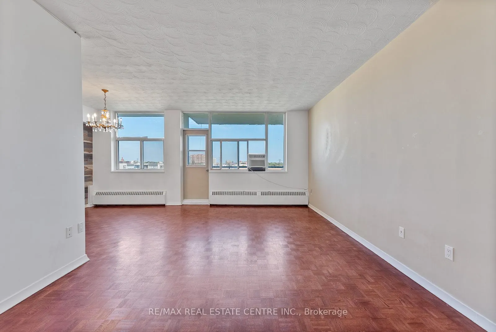 2245 Eglinton Avenue E, #1010