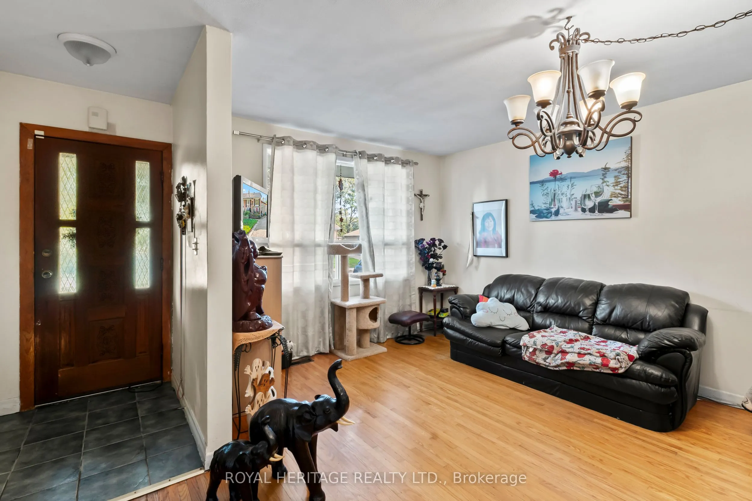42 Billingsgate Crescent