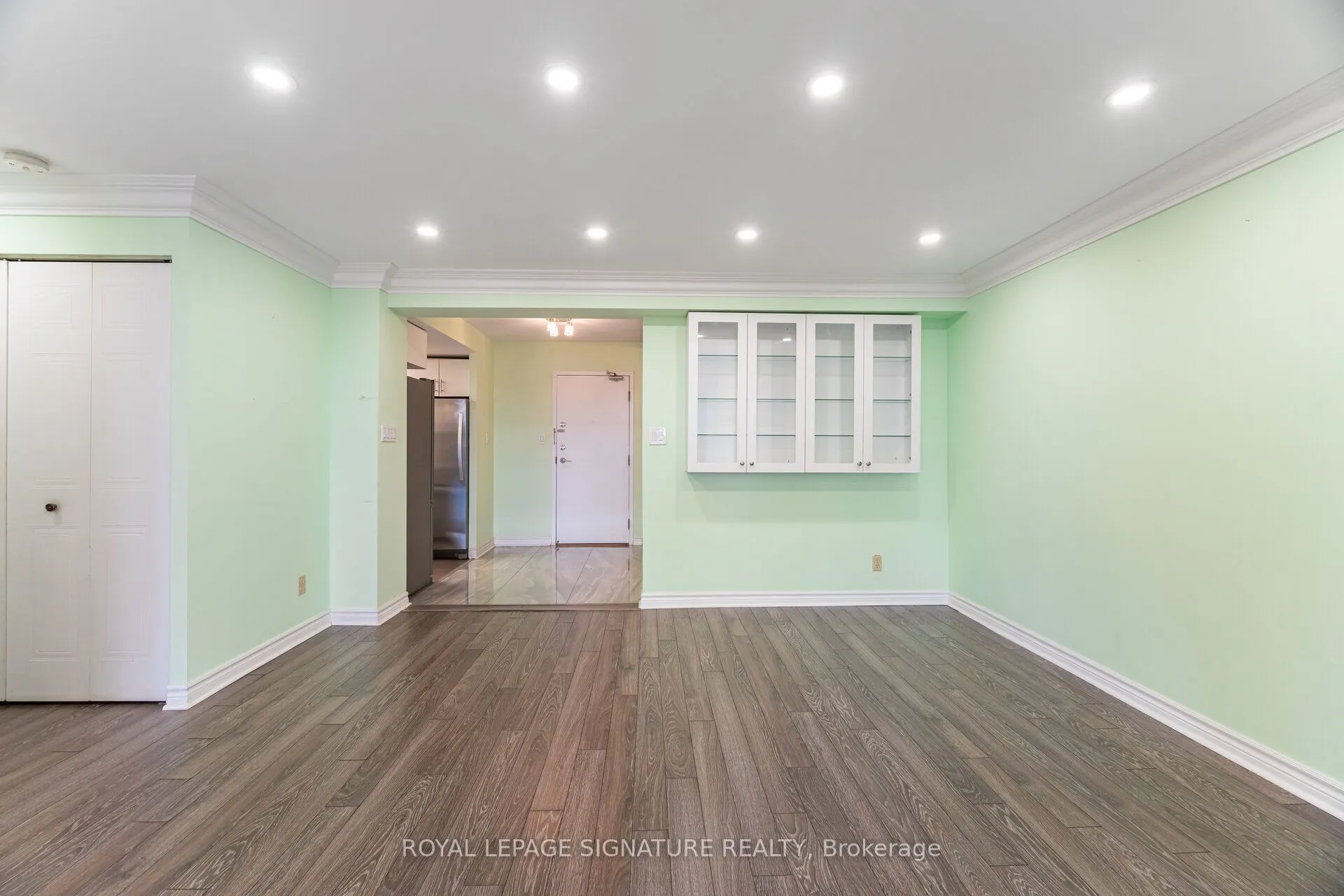 275 Bamburgh Circle, #309