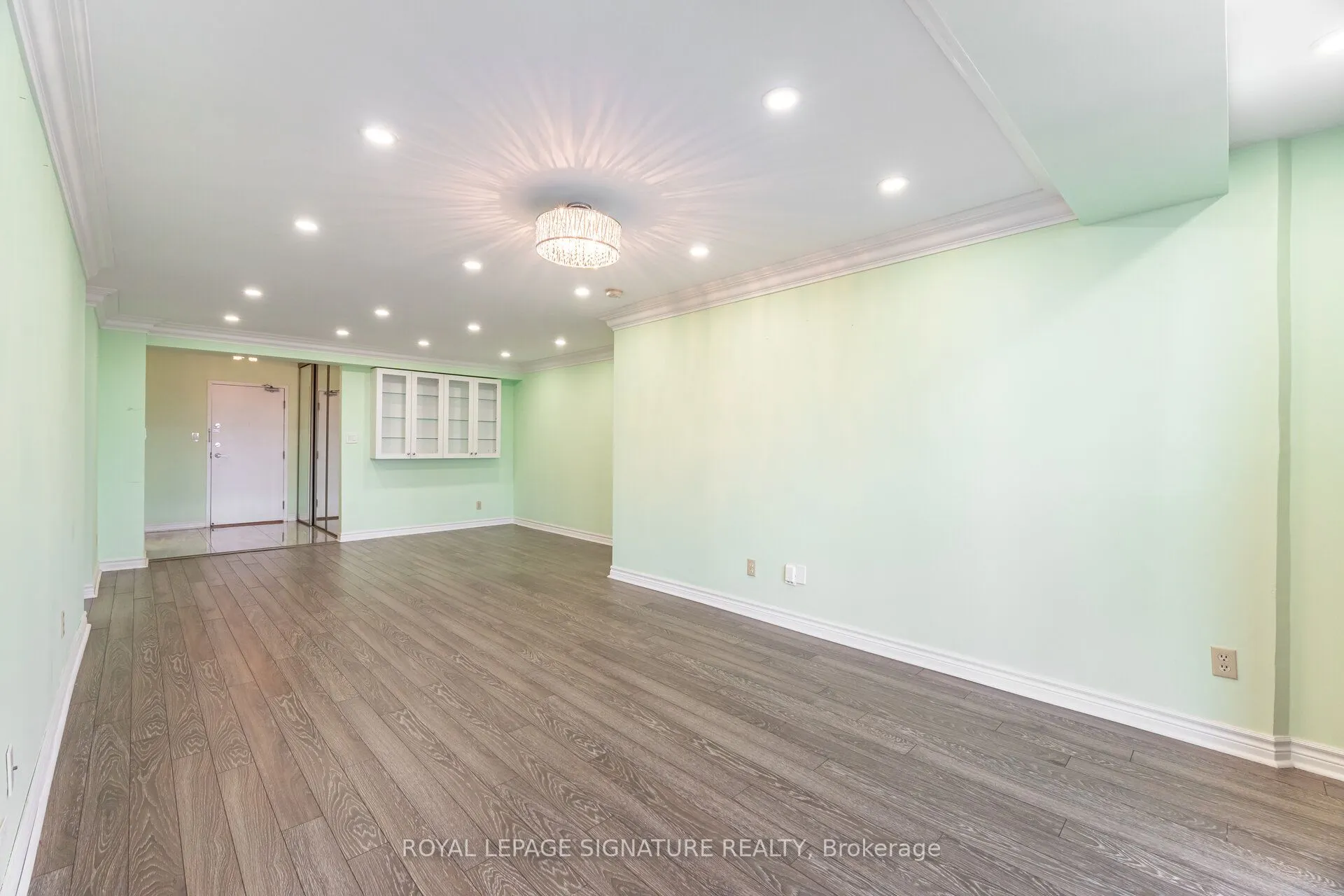 275 Bamburgh Circle, #309