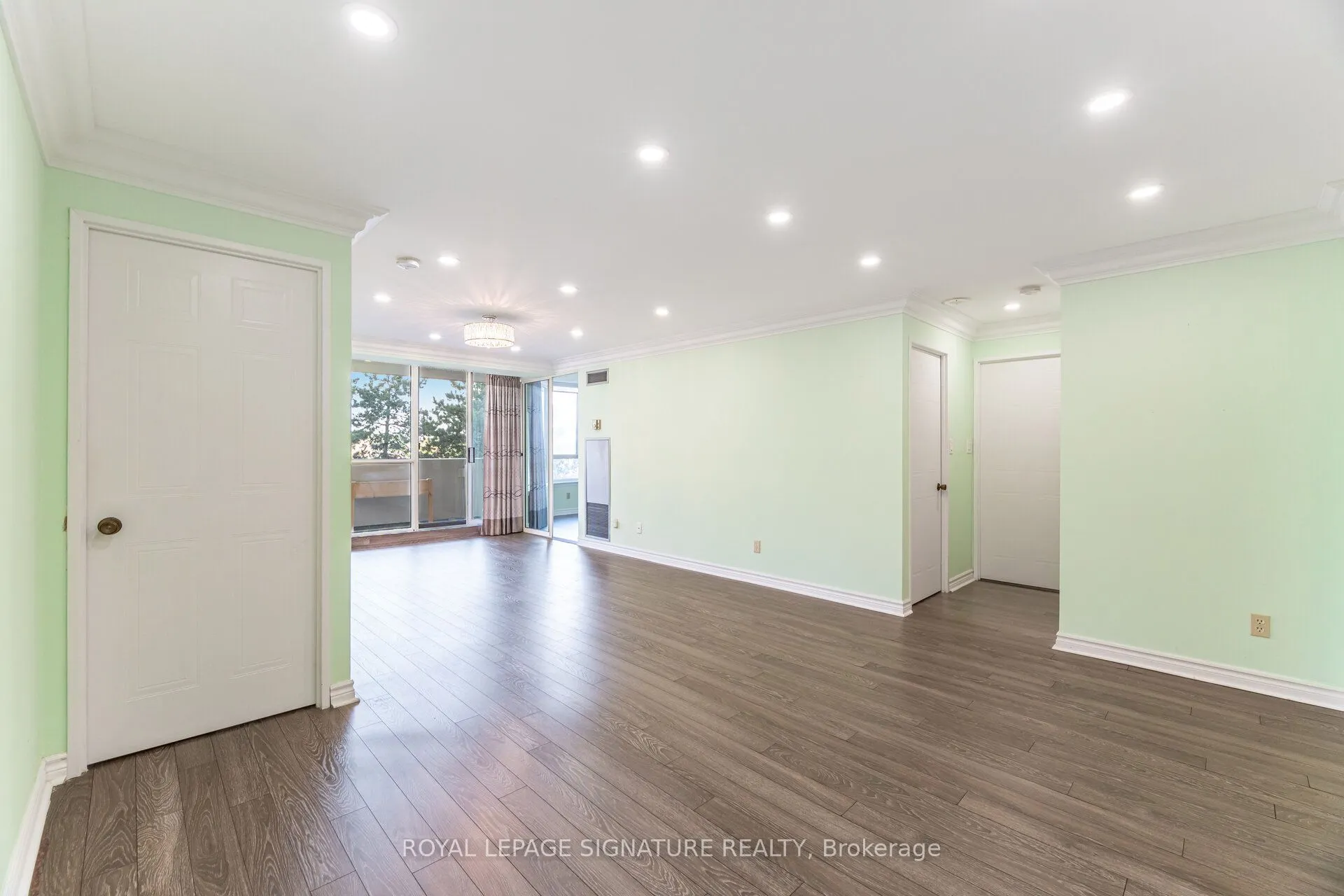 275 Bamburgh Circle, #309