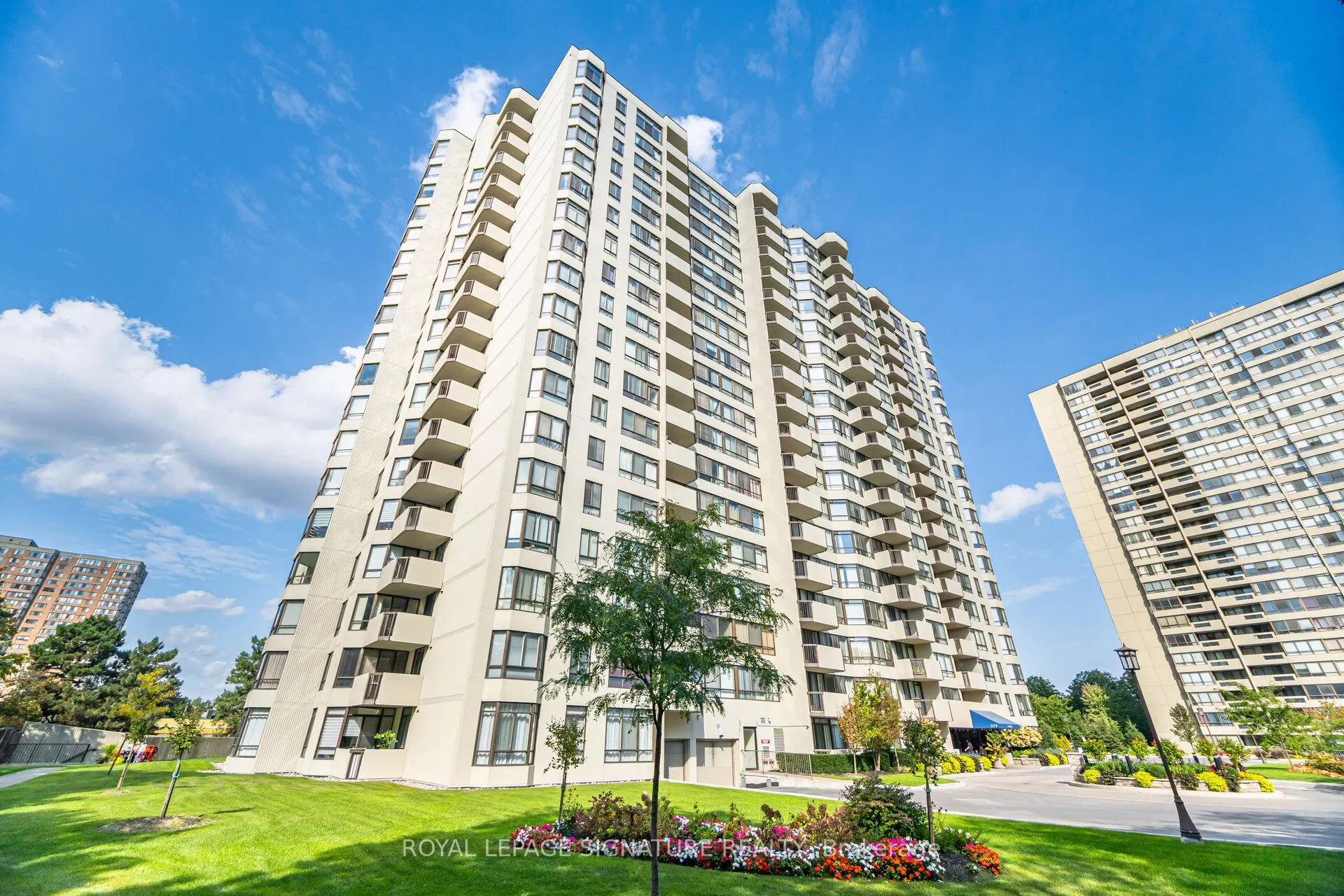 275 Bamburgh Circle, #309