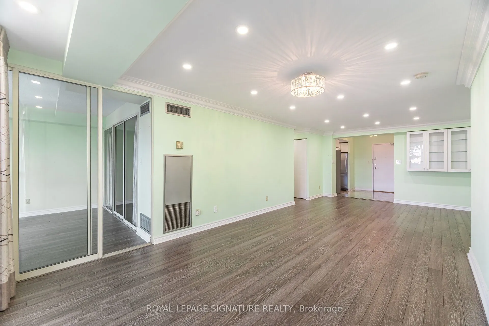 275 Bamburgh Circle, #309