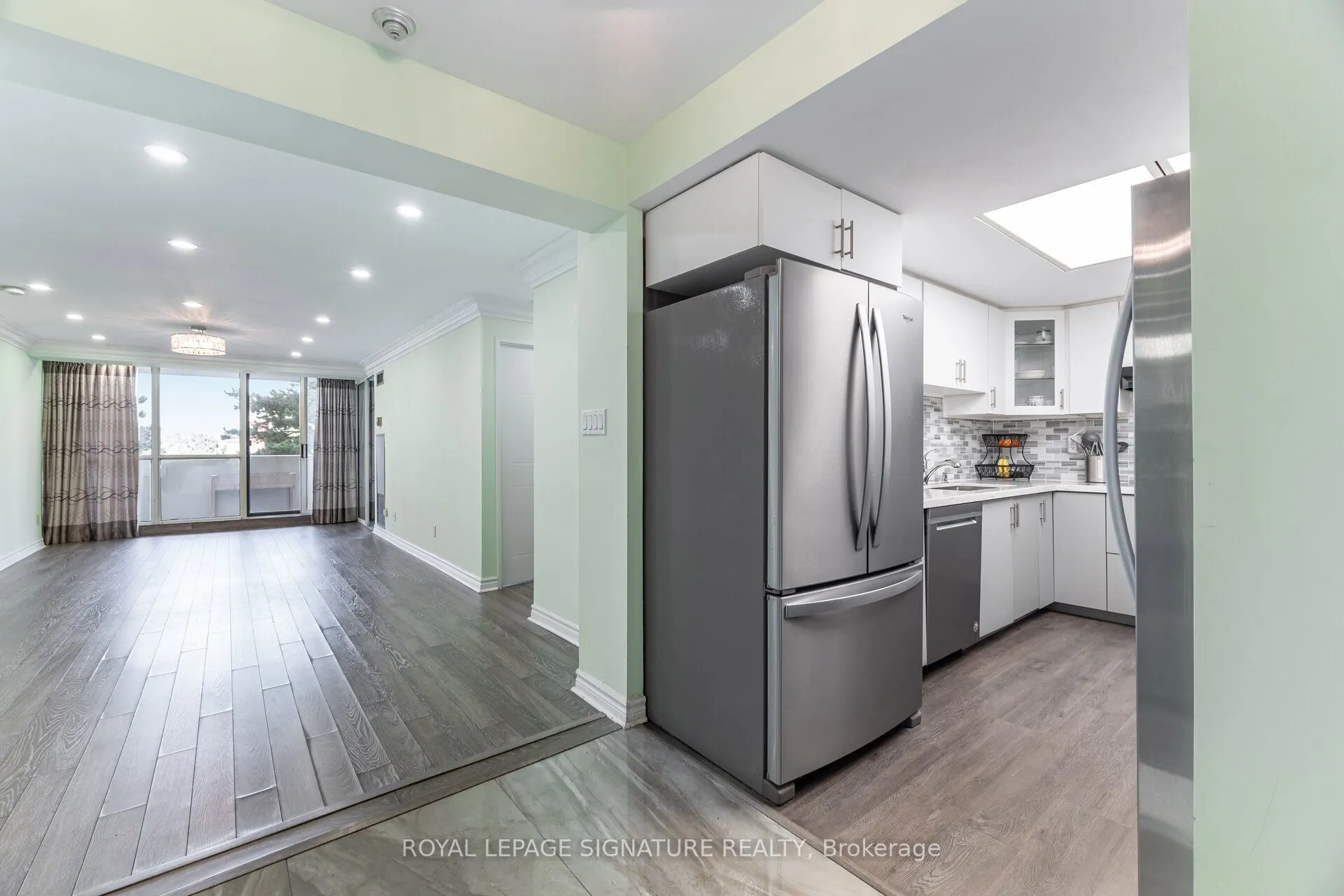 275 Bamburgh Circle, #309