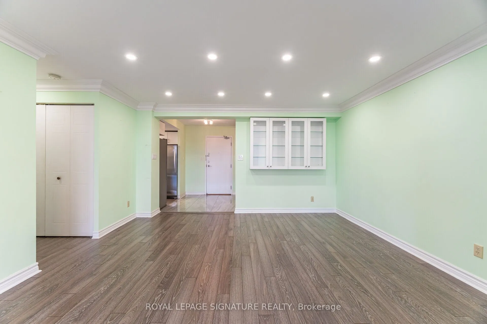 275 Bamburgh Circle, #309
