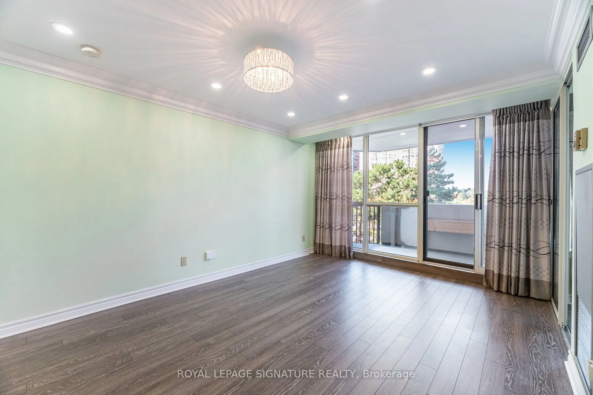 275 Bamburgh Circle, #309