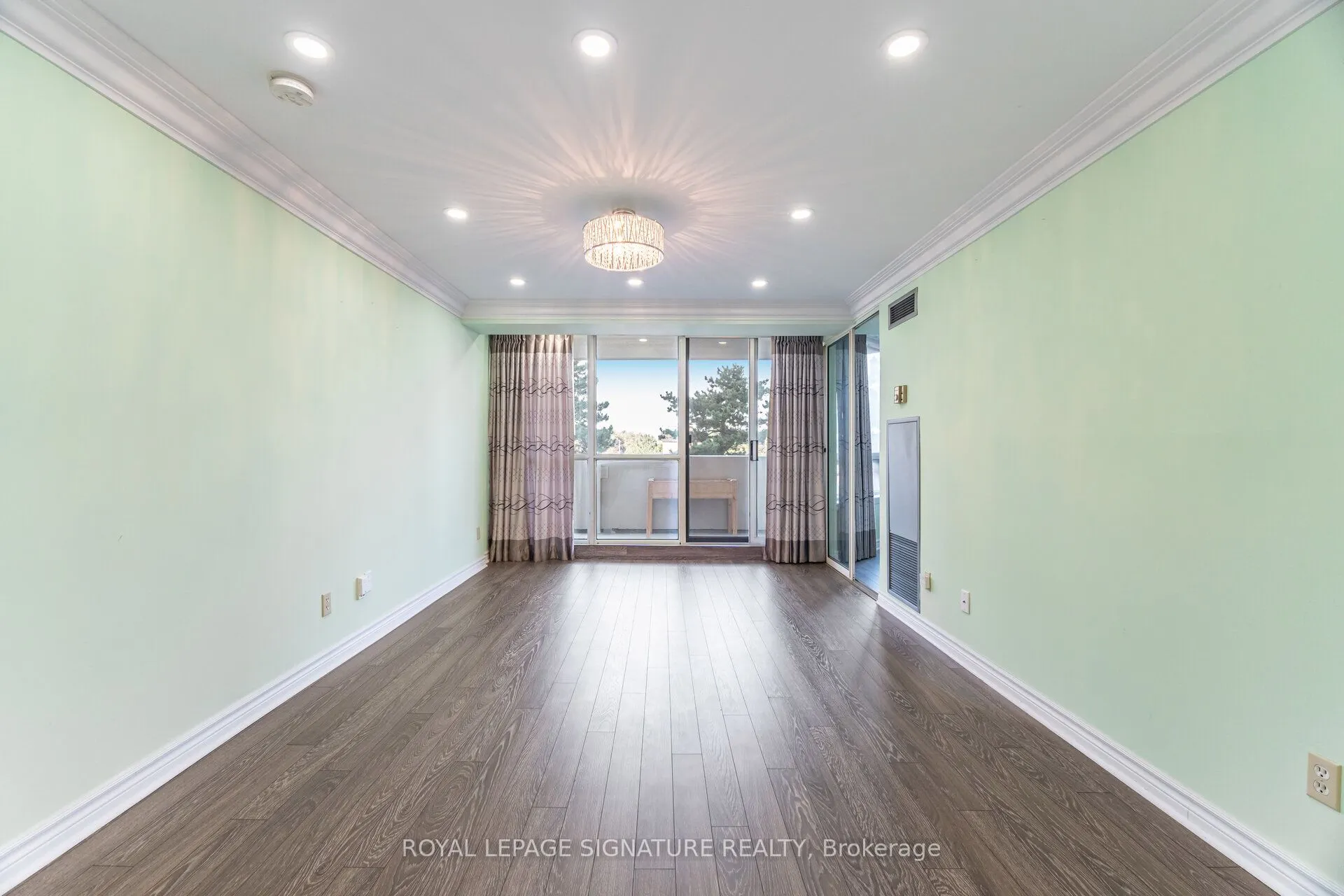 275 Bamburgh Circle, #309