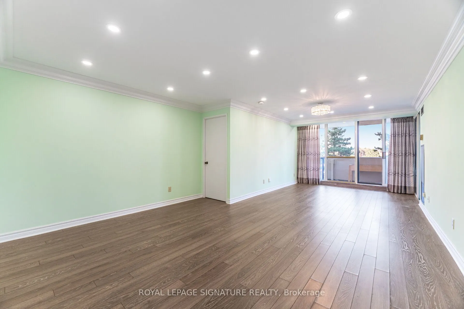 275 Bamburgh Circle, #309